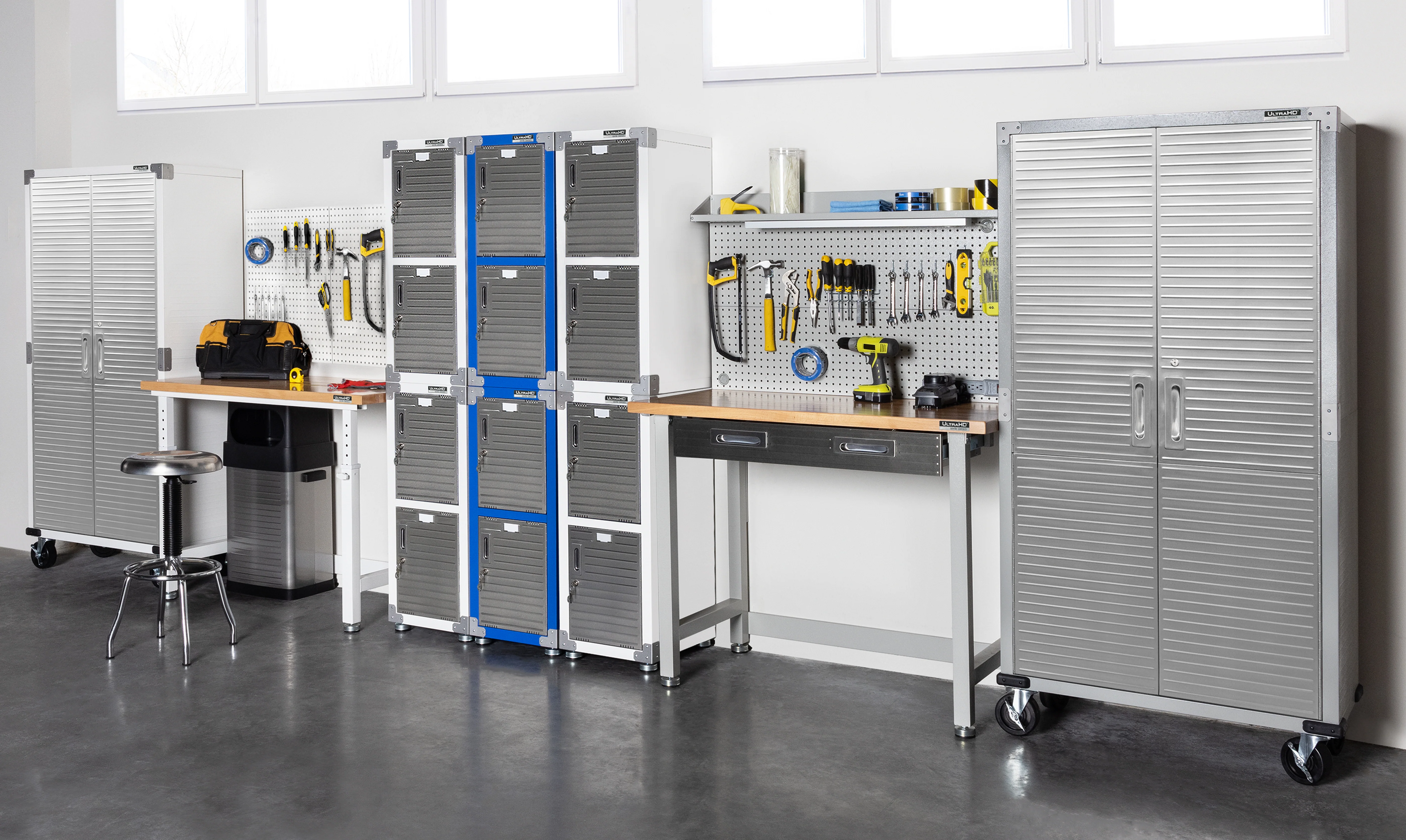 2025 UltraHD? Stapelbare Kasten met 4 Deuren