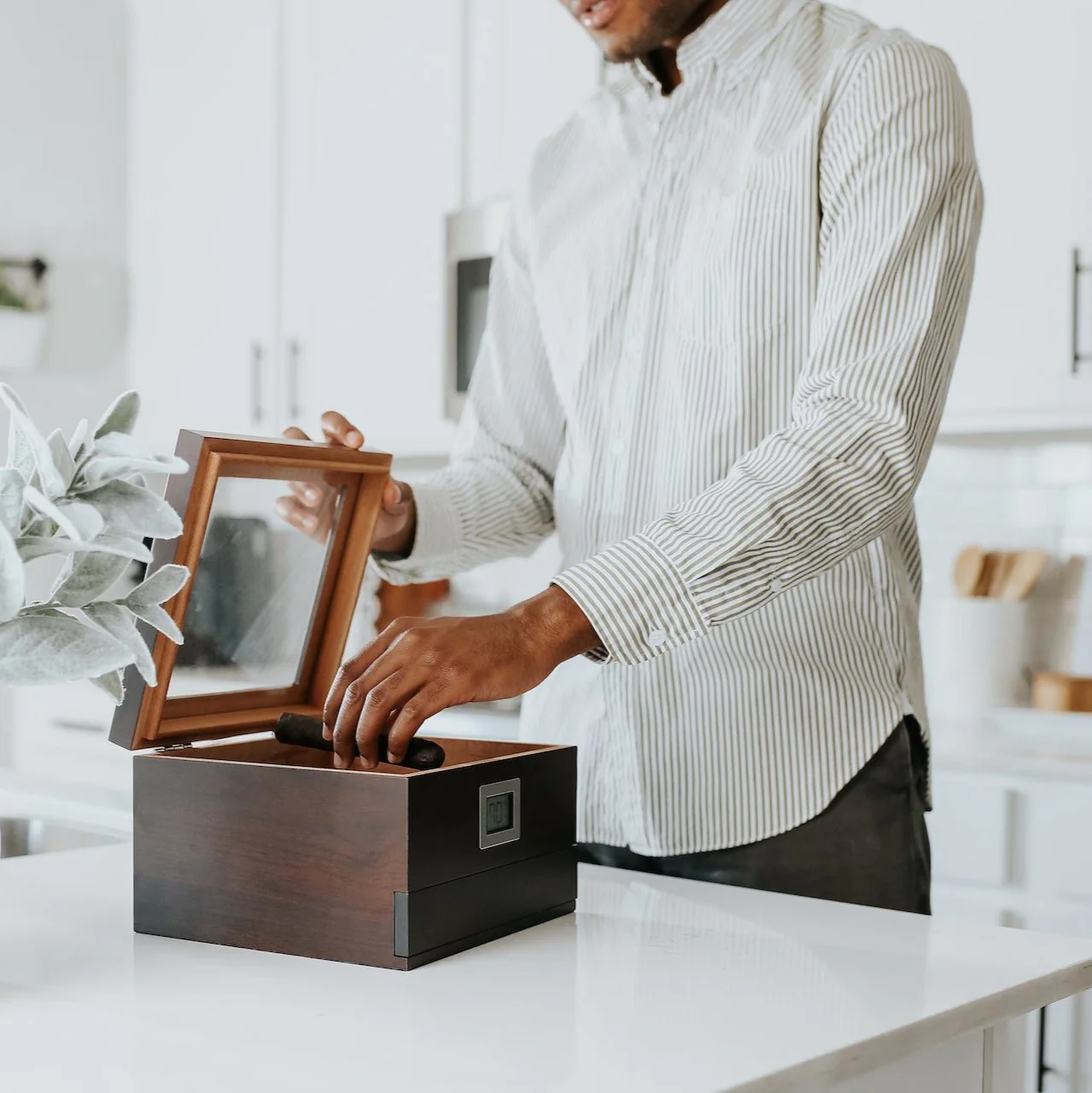 2025 Renzo Humidor �C Precisie Ontworpen voor Perfecte Vochtigheid