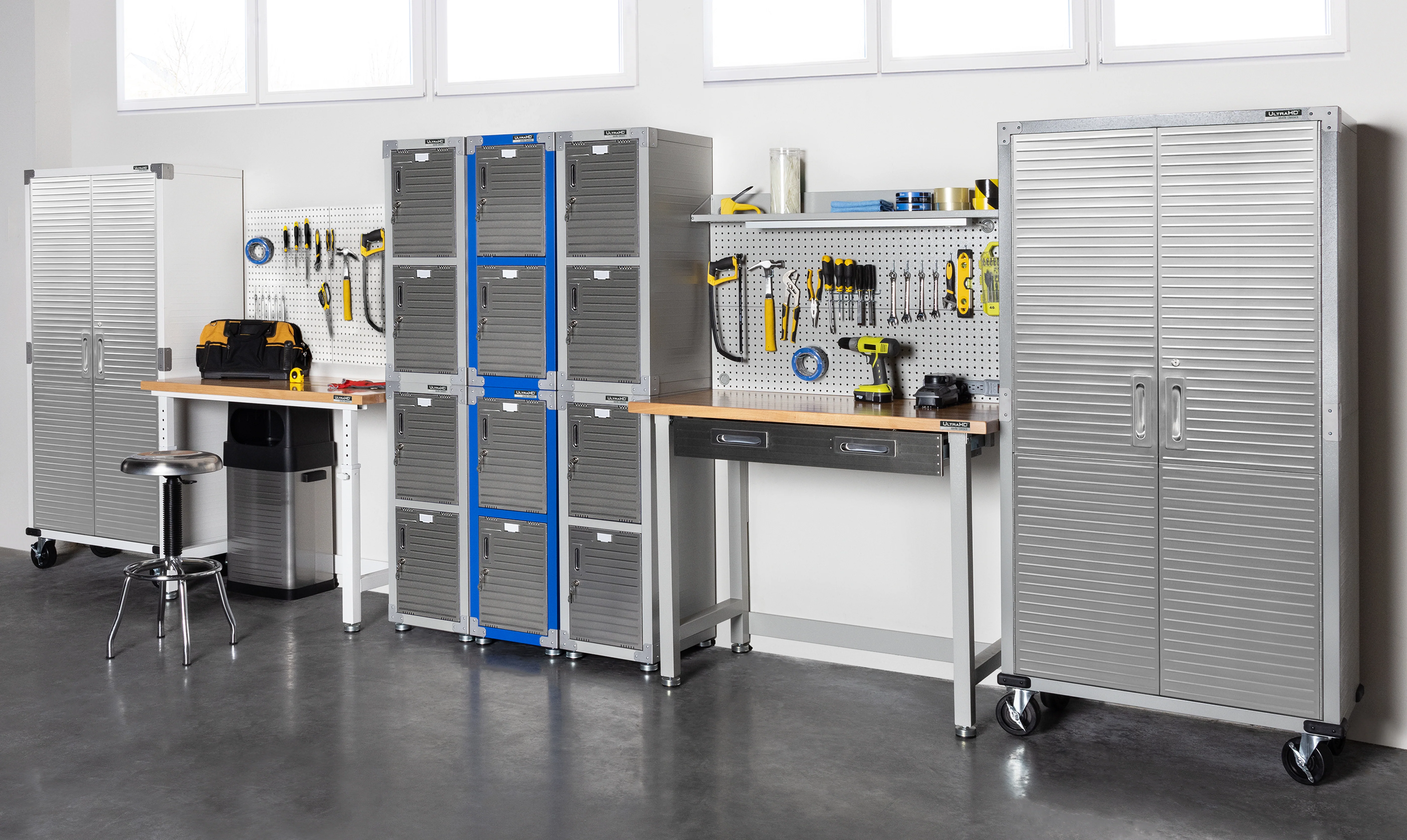 2025 UltraHD? Stapelbare Kasten met 4 Deuren