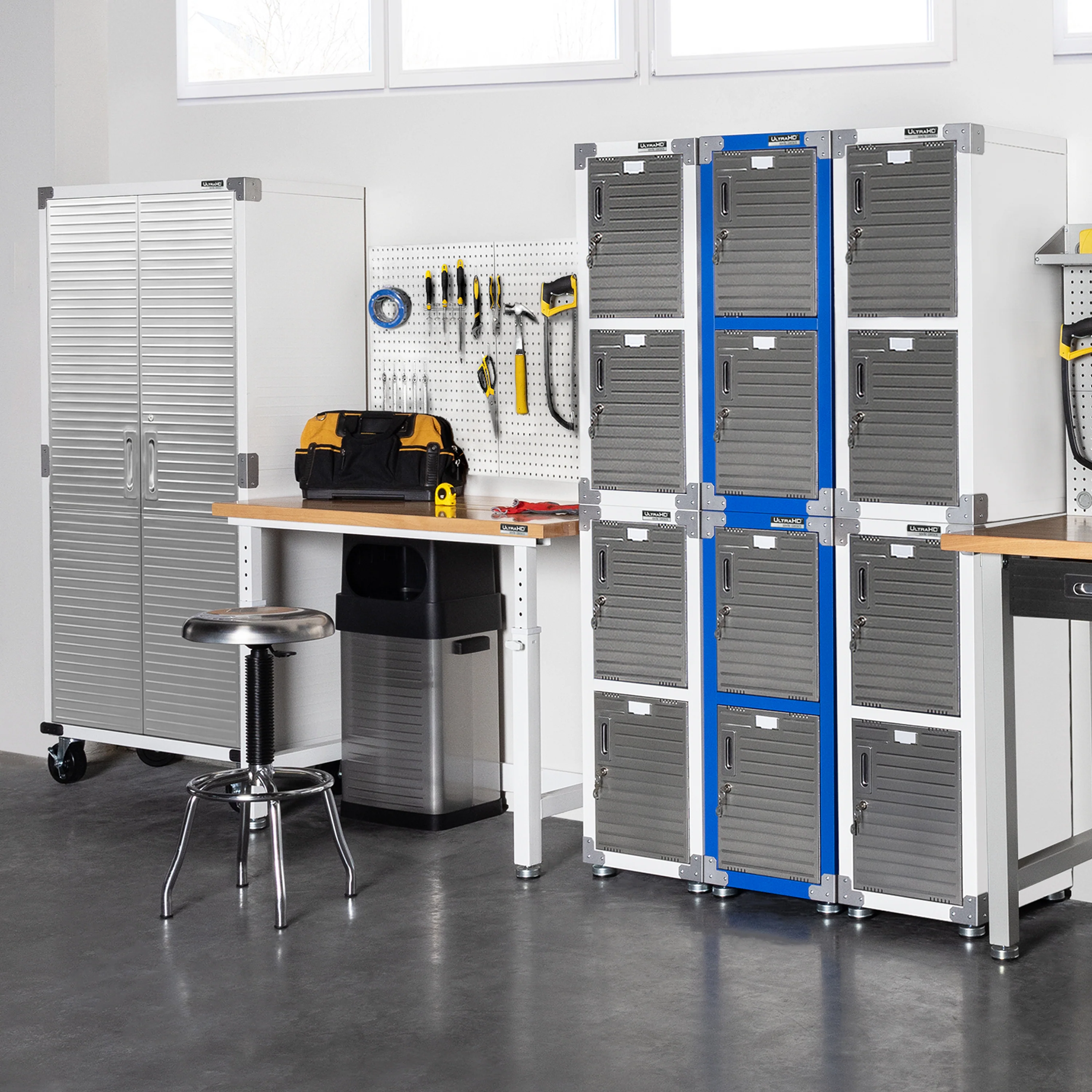 2025 UltraHD? Stapelbare Kasten met 4 Deuren