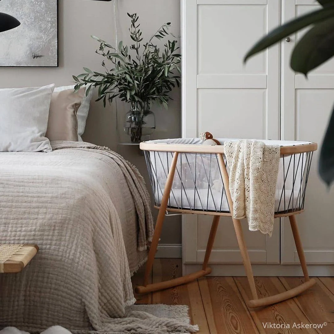 2025 Charlie Crane Wiege KUMI �C Transparante baby cocon met zachte schommelmechaniek | Afmetingen 81x56x72 cm | Inclusief schuimmatras | Personaliseerbare veters | Modern, minimalistisch design