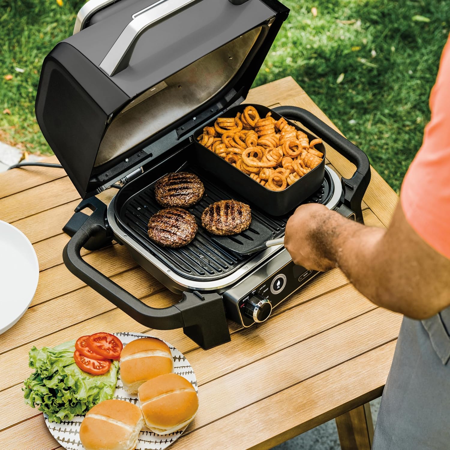 Ninja Woodfire Pro Connect XL Electric BBQ Grill & Smoker with App Control, Digital Sensor, Large 7-in-1 Grill & Air Fryer with Wood Fire Pellets, Weatherproof, Black OG901EU
