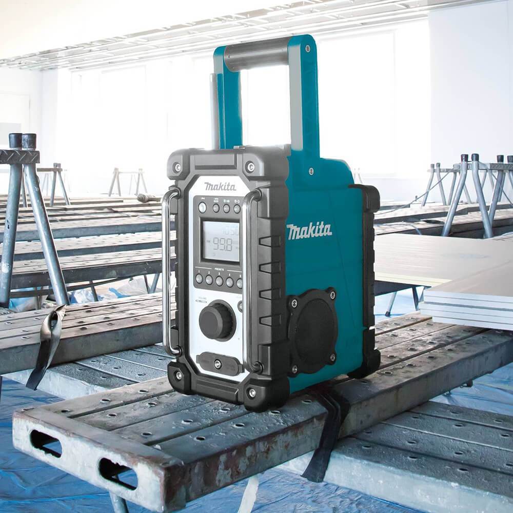 2025 Makita XRM05 Draadloze Radio voor Werkplek 18V LXT Lithium-Ion - Los Gereedschap