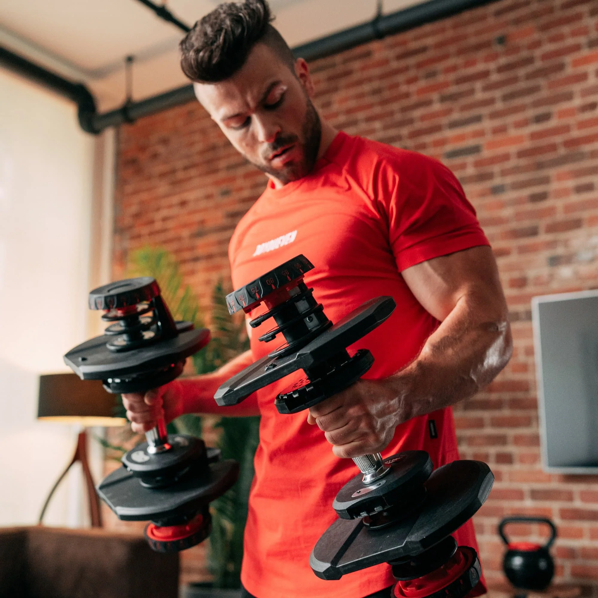 2025 Montreal Verstelbare Dumbbells, 4,5-40,8 kg �� Vervang 34 Individuele Dumbbells met Directe Gewichtaanpassing