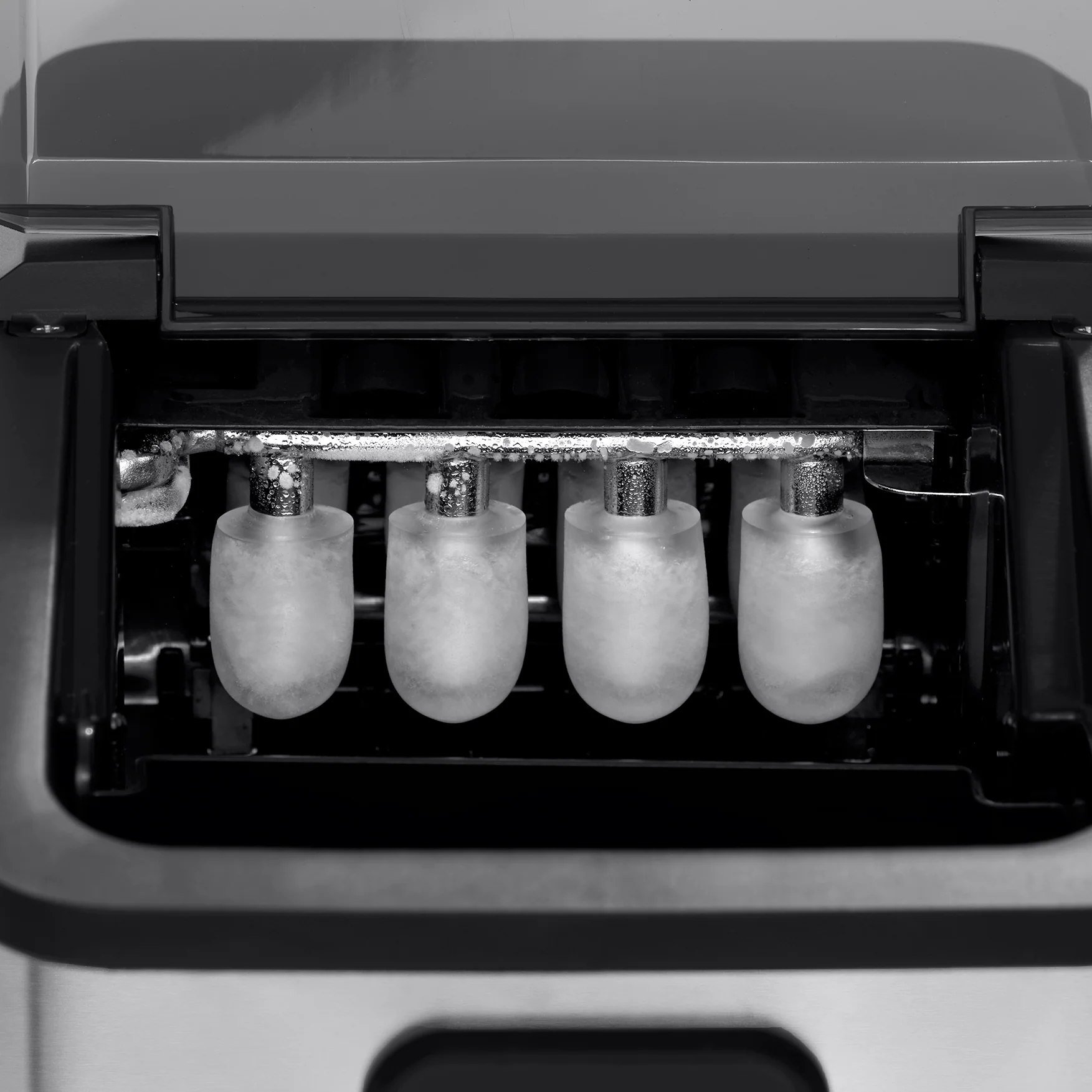 2025 Newair? Mini Kogelijsmaker, Roestvrijstalen Bovenblad, 26 lbs/dag