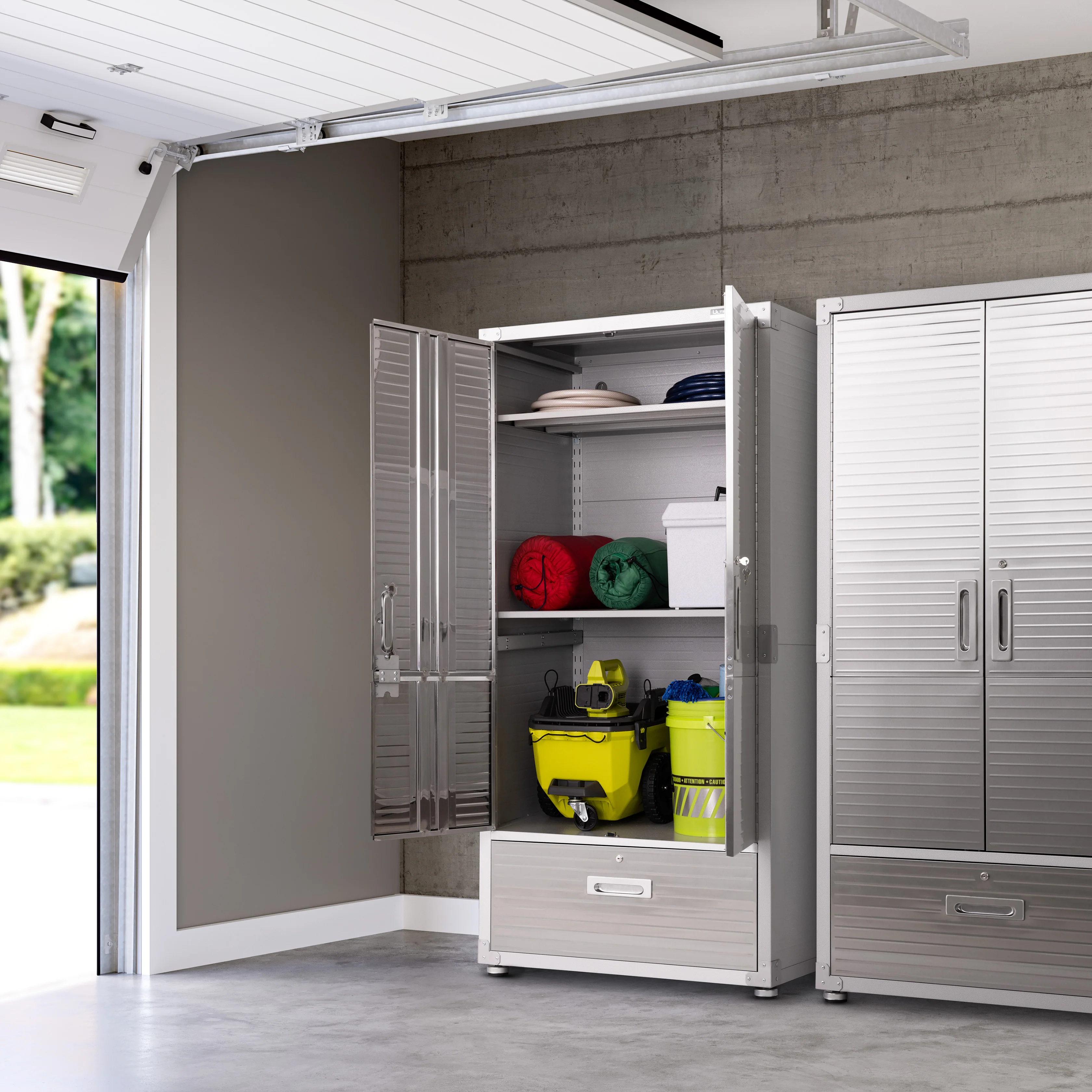 2025 UltraHD? Opslagkast met Onderlaadeurs