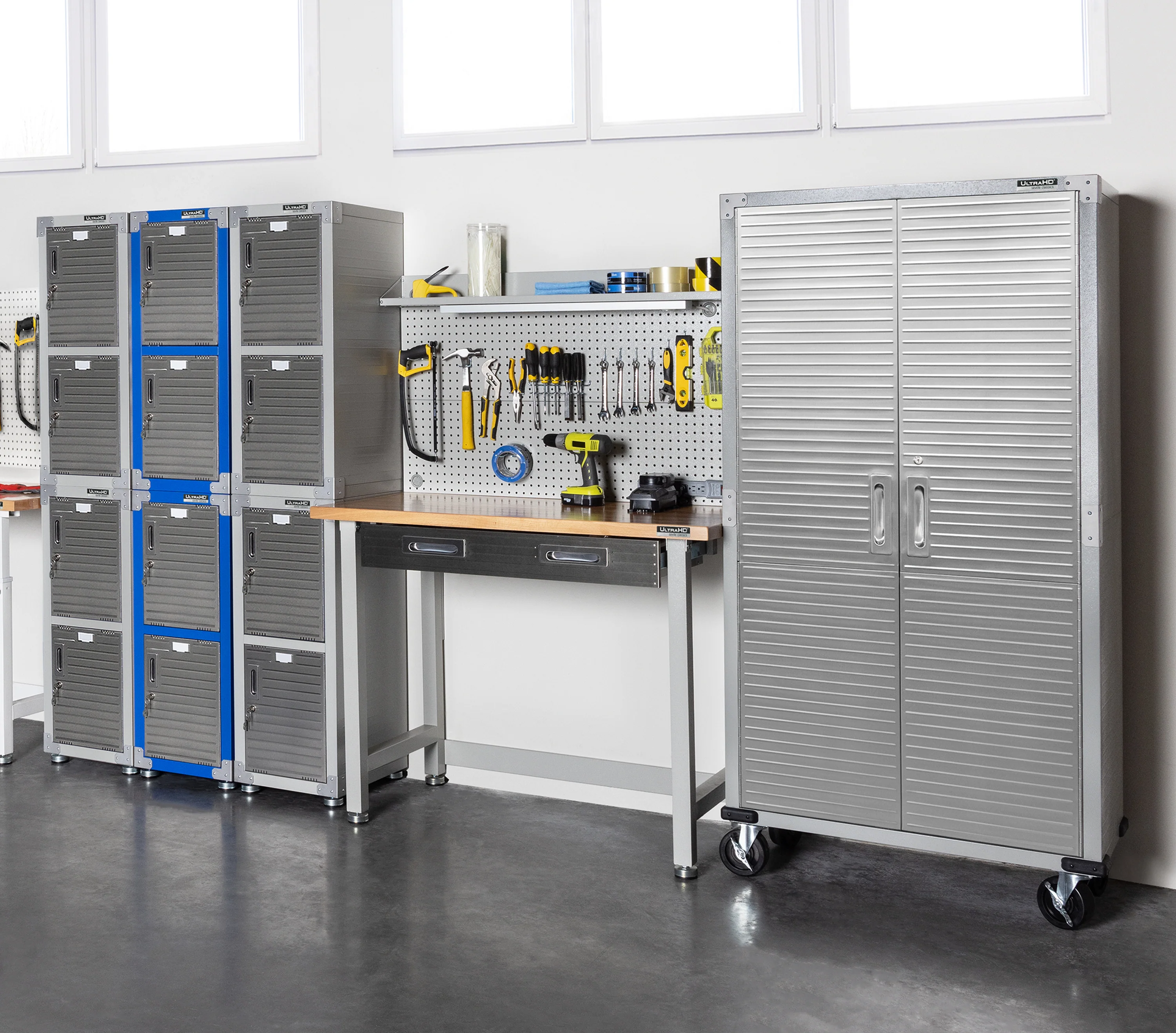 2025 UltraHD? Stapelbare Kasten met 4 Deuren