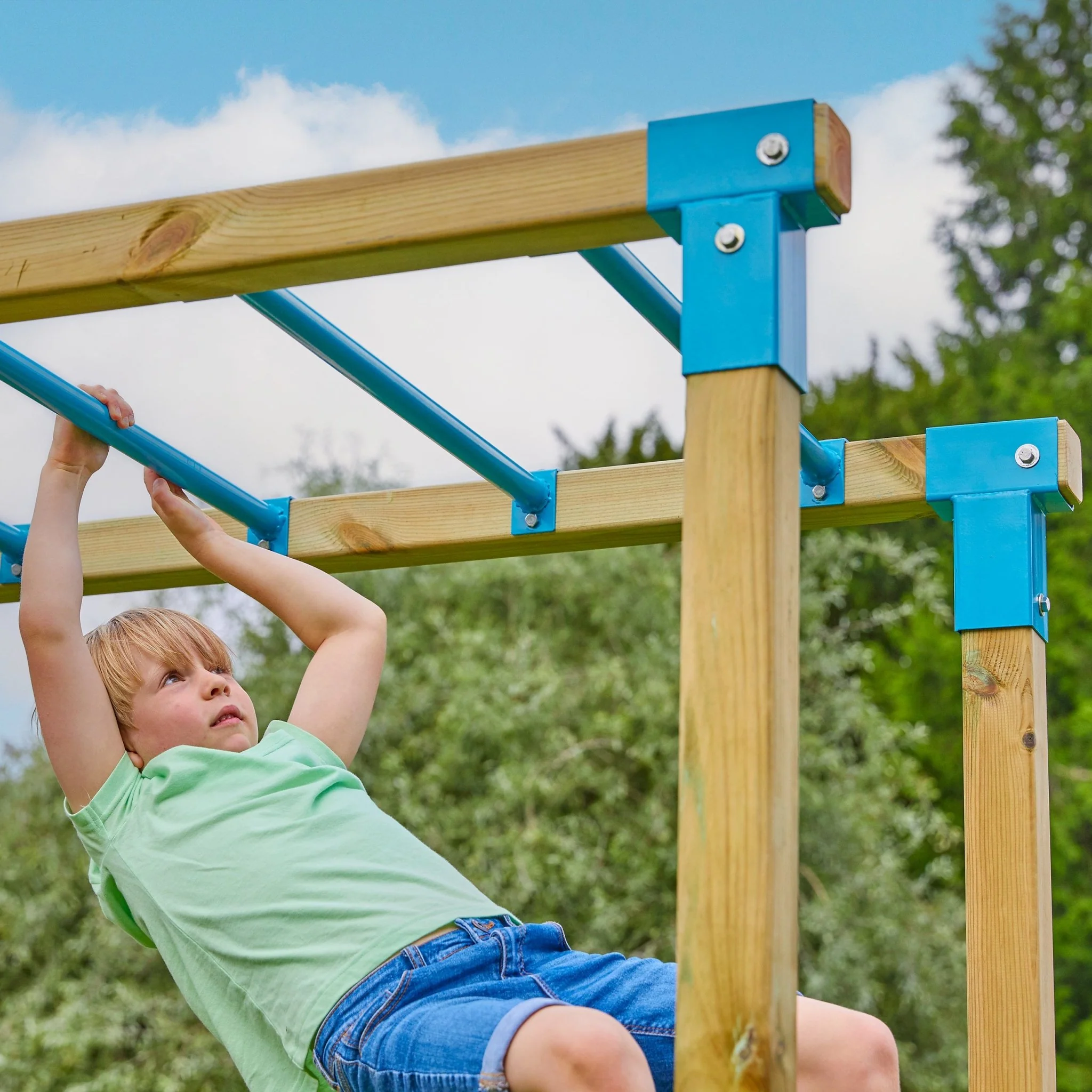 TP Skywood Klimstructuur van Hout met Ripple Glijbaan, Monkey Bars en Dubbele Schommelarm - FSC? Gecertificeerd