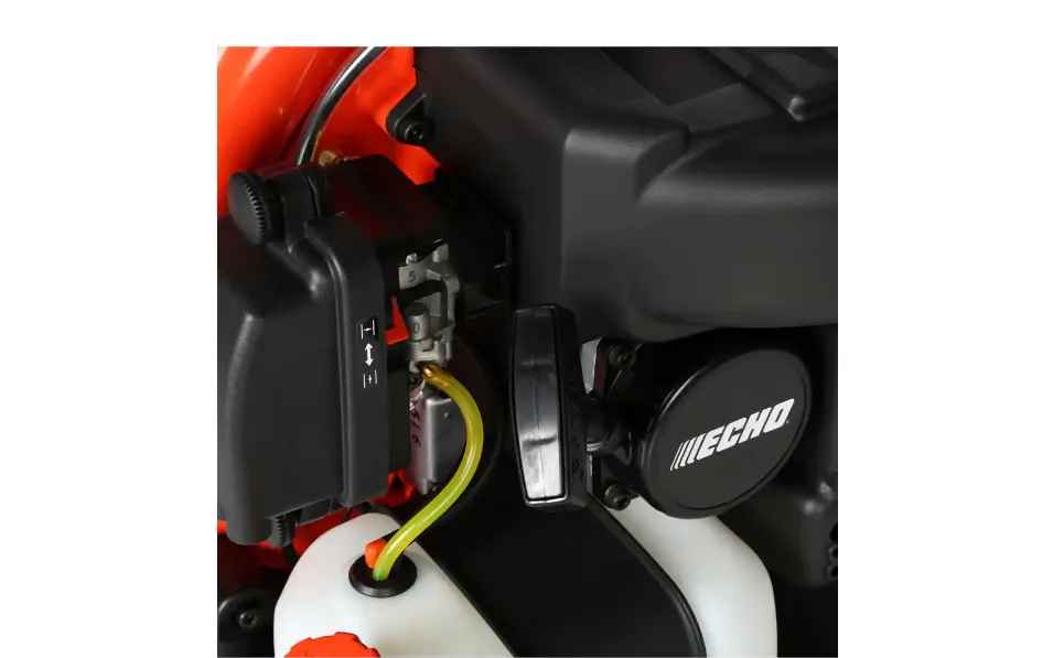 2-takt benzine rugblazer met 63,3 cm3, 233 MPH luchtsnelheid, 651 CFM luchtvolume, met gasklep aan de pijp