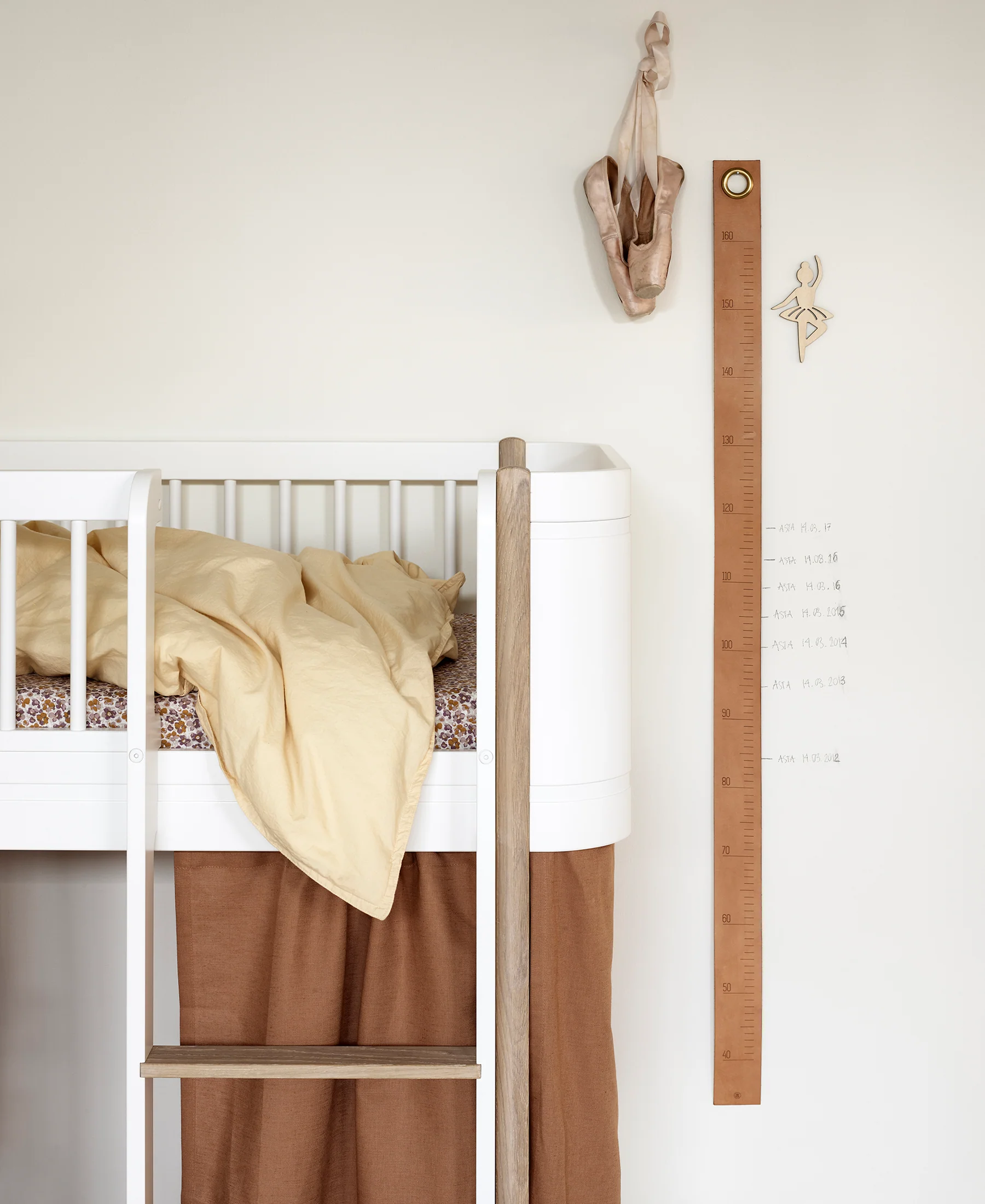 2025 Wood Mini+ halfhoog stapelbed, wit/eik 041447
