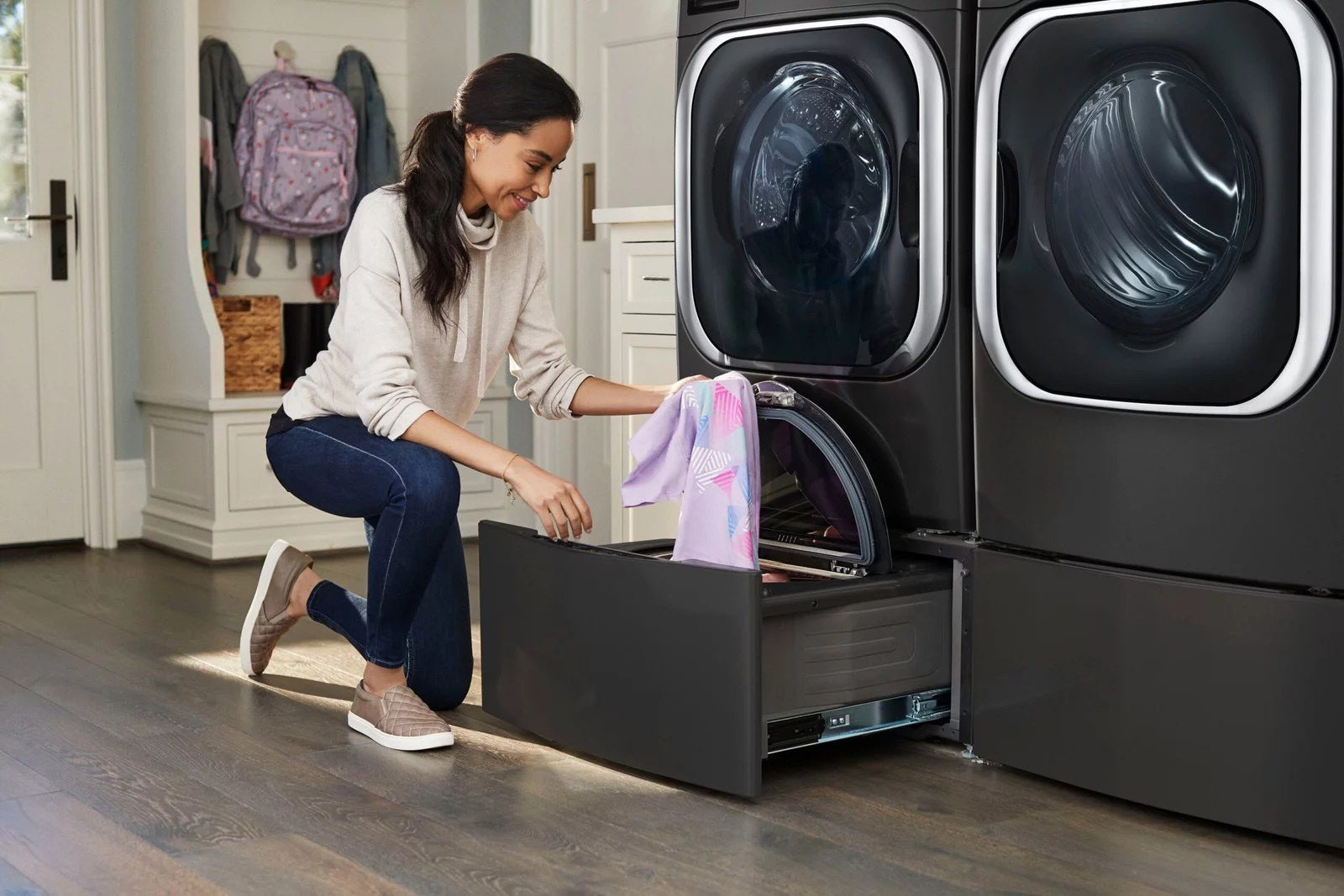 LG �C SideKick 1.0 Cu. Ft. High-Efficiency Smart Top Load Pedestal Washer with 3-Motion Technology �C Black steel