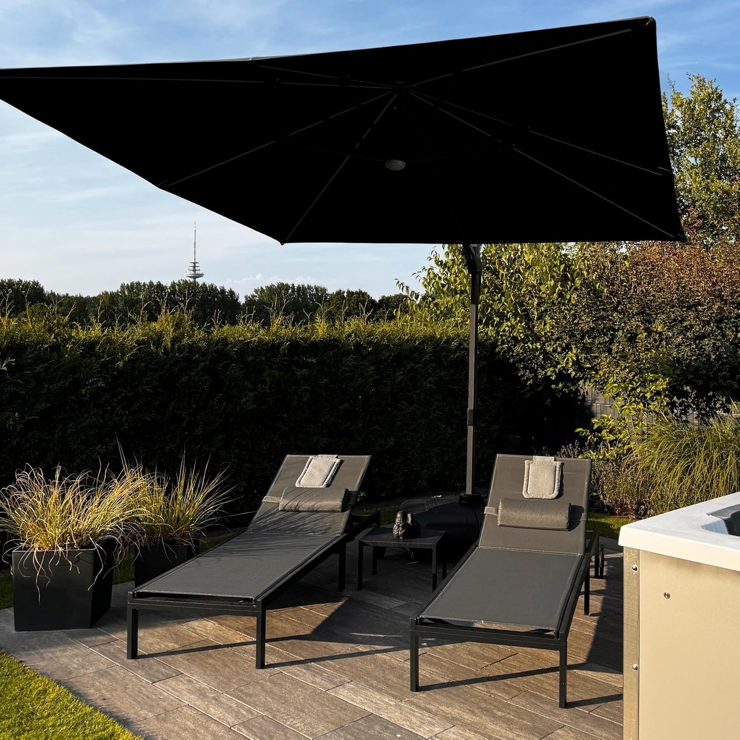 PURPLE LEAF Patio Tanning Lounge Chair Set with Face Down Hole Outdoor Aluminum Adjustable Reclining Chairs Wheels Pillows and Table for Poolside Beach Sunbathing Lounger, Beige