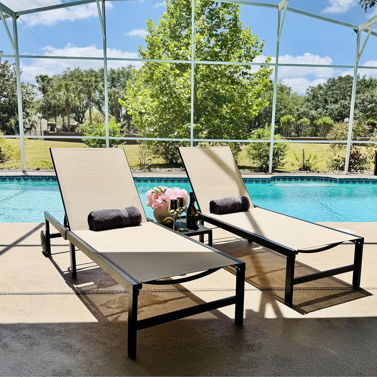 PURPLE LEAF Patio Tanning Lounge Chair Set with Face Down Hole Outdoor Aluminum Adjustable Reclining Chairs Wheels Pillows and Table for Poolside Beach Sunbathing Lounger, Beige