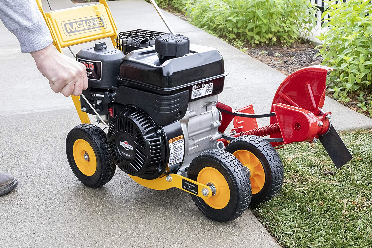 101-5.5GT-7Gas Powered Lawn Edger, 5.50 Gross Torque/3.5 B&S Engine 7 Wheels