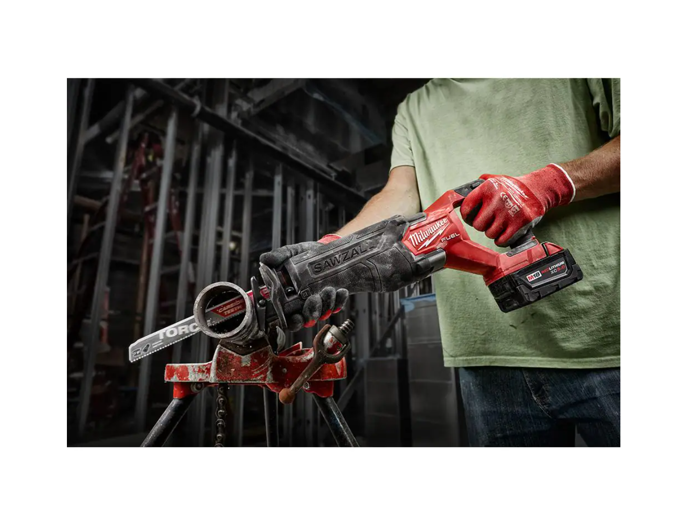 2821-21 M18  18V Lithium-Ion Brushless Cordless  Reciprocating Saw Kit W/one 5.0 Ah Batteries, Charger and Case