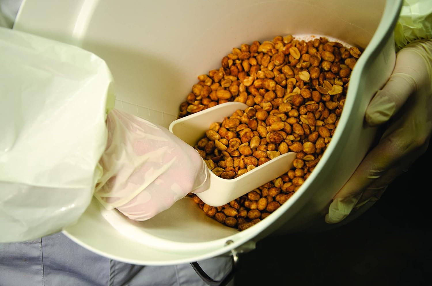 Multi-Purpose Walk Behind Push Spreader 3039632R Grounds Keeper, 100 Pound Capacity, Multi Use Tool for Grass Seed, Salt, De-Icer, Fertilizer and Seeds