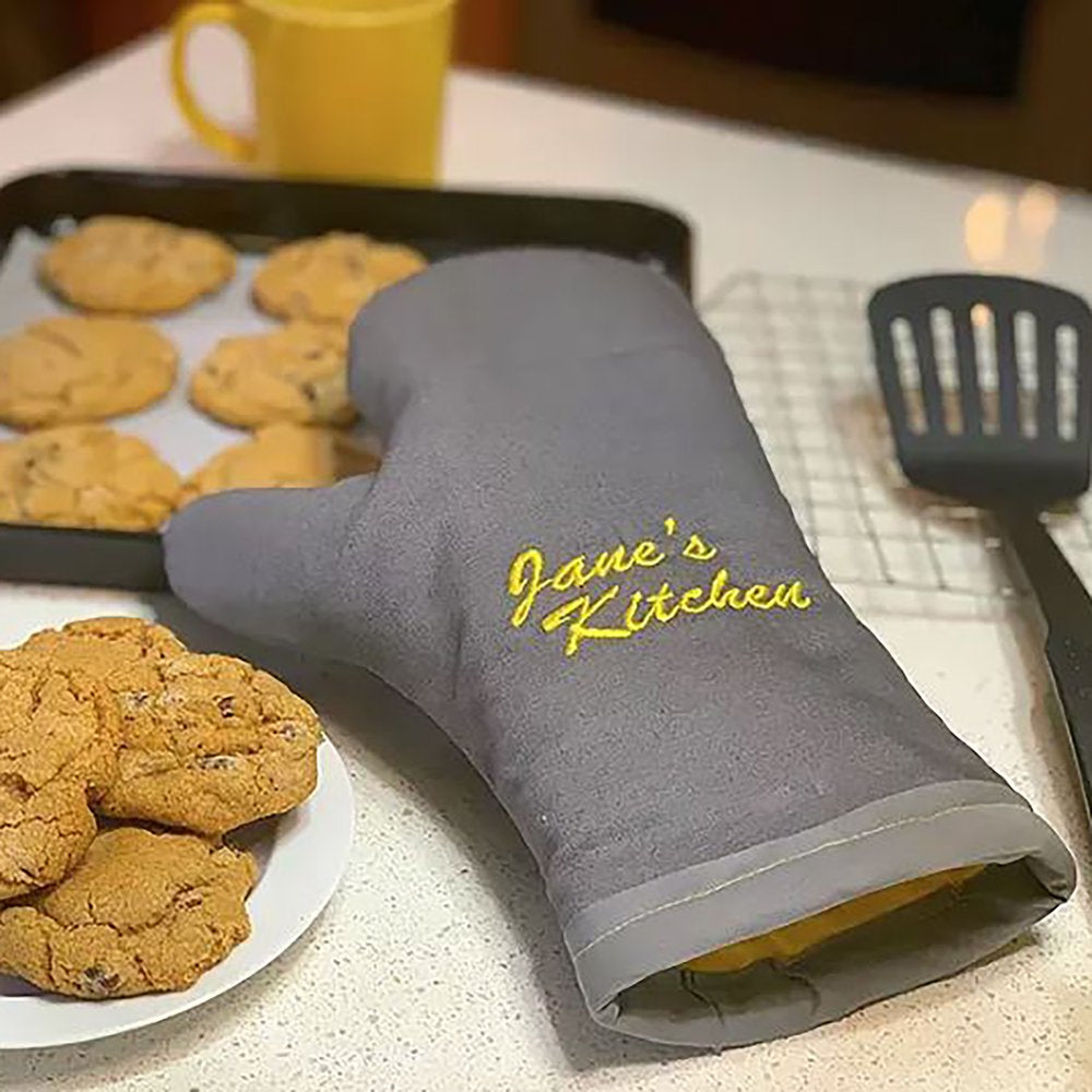 Brother PE800 Computerized Embroidery Machine, 5���x7��??Area, LCD Screen, 138 Designs, 11 Fonts, USB Port