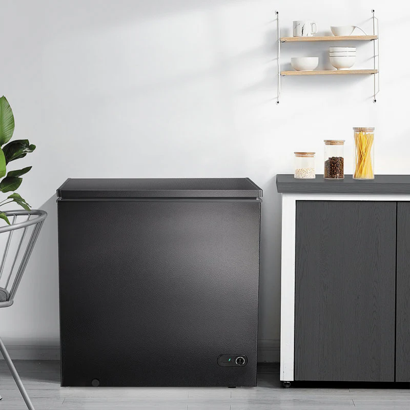 7 Cubic Feet Chest Freezer with Adjustable Temperature Controls