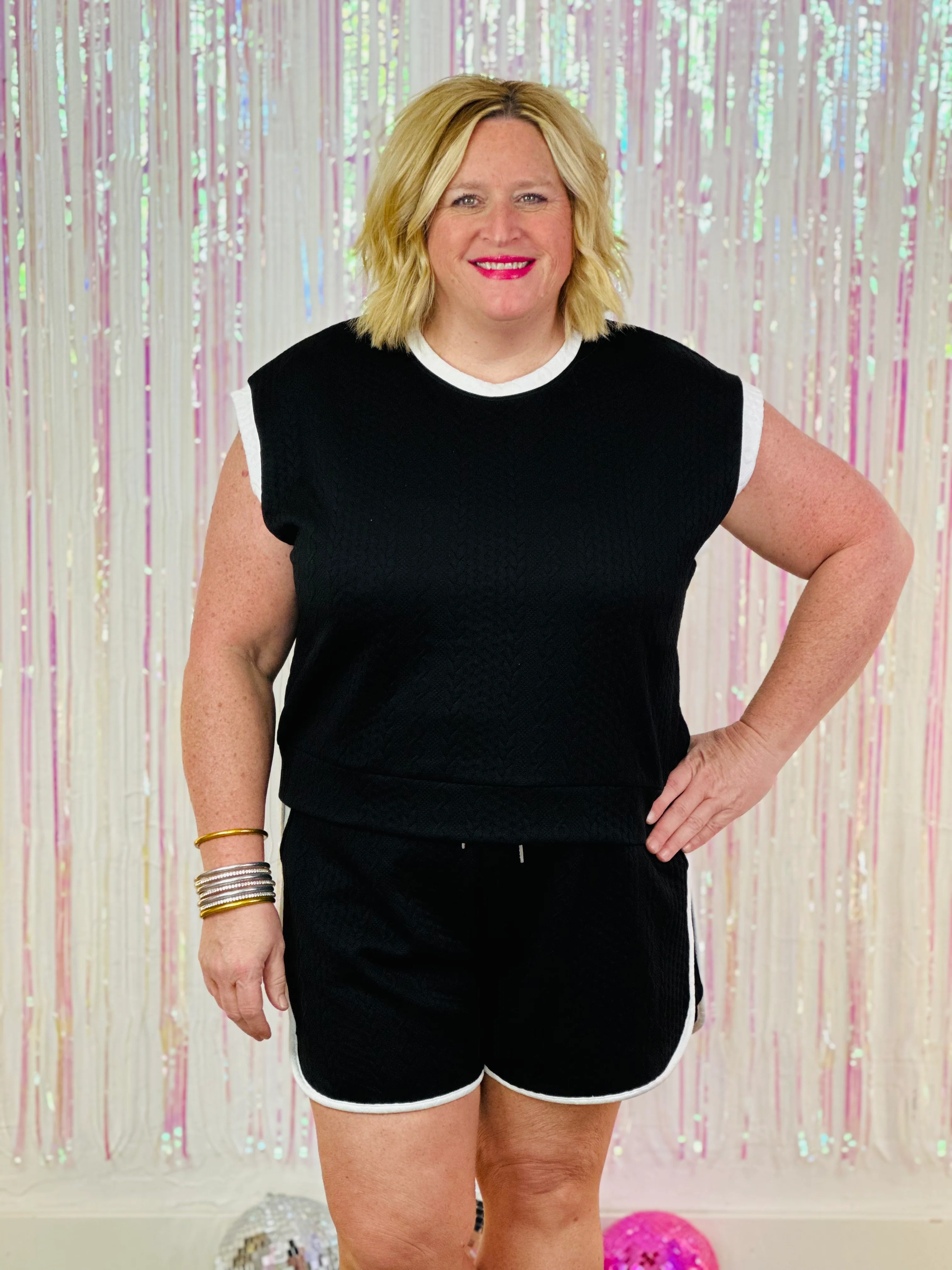 COURT SHORT-BLACK/WHITE-PLUS