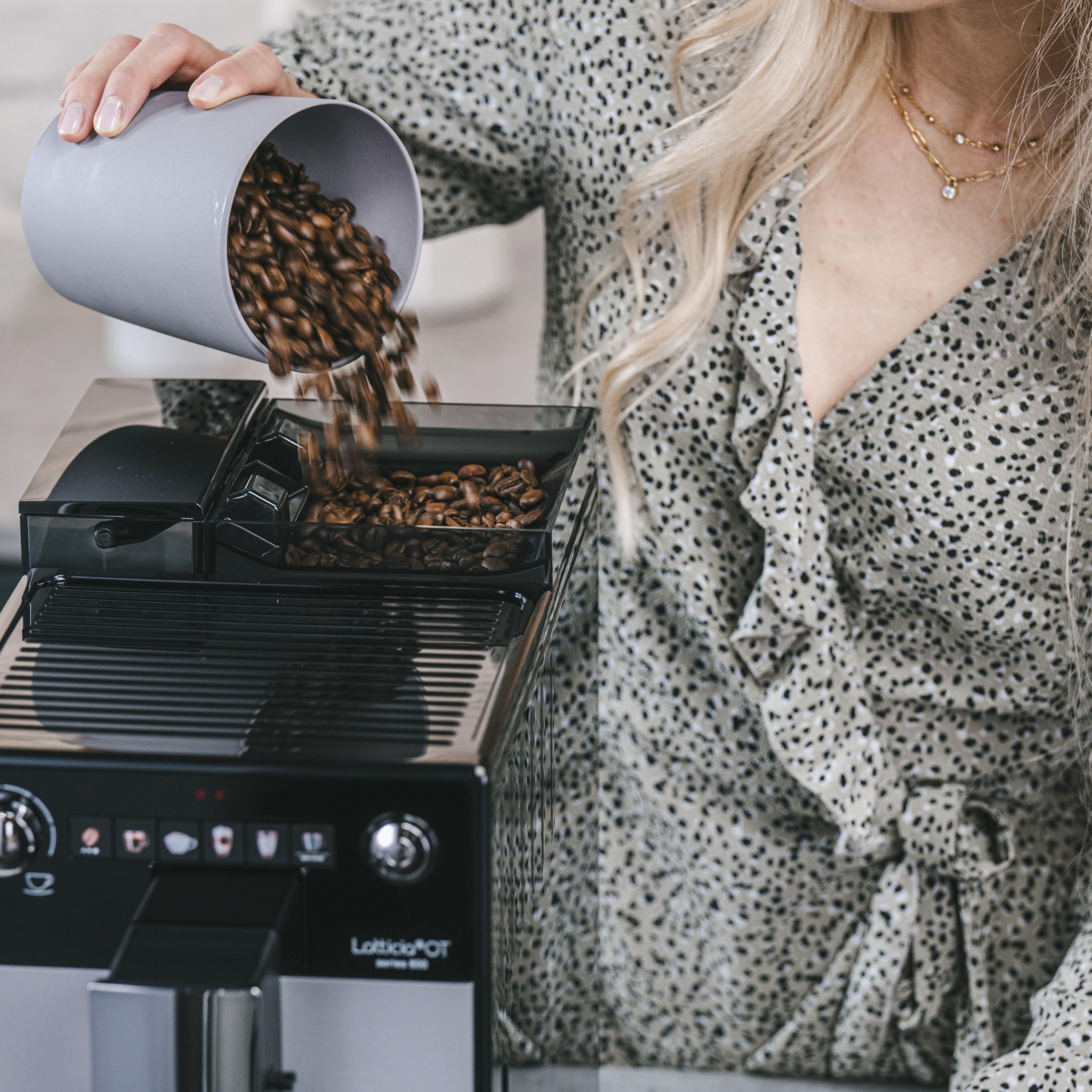 Melitta Latticia One Touch Argent, Machine à Café à Grains avec Broyeur et Système Latte Perfection, Silencieuse, Mode 1 à 2 Tasses, Automatique, F300