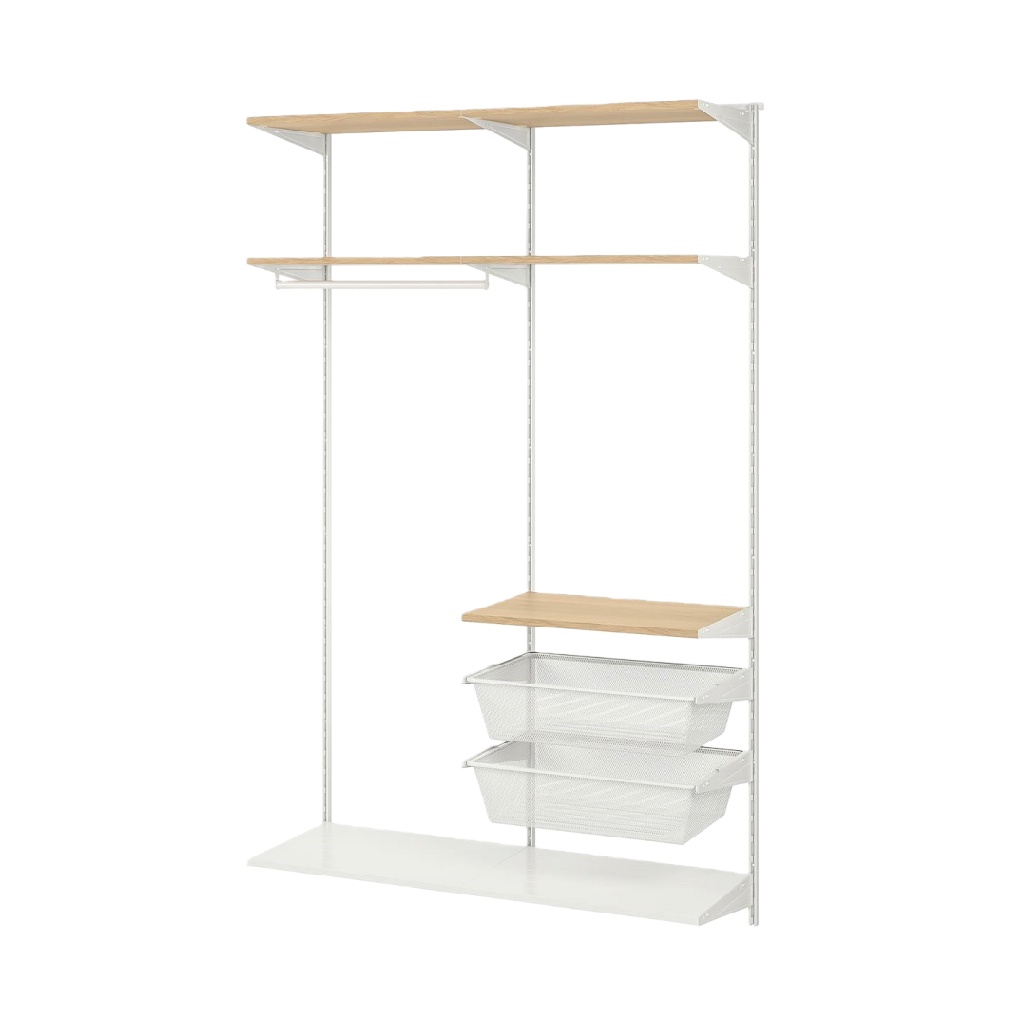 Système de rangement mural ouvert blanc et chêne clair – étagères modulables et paniers métalliques