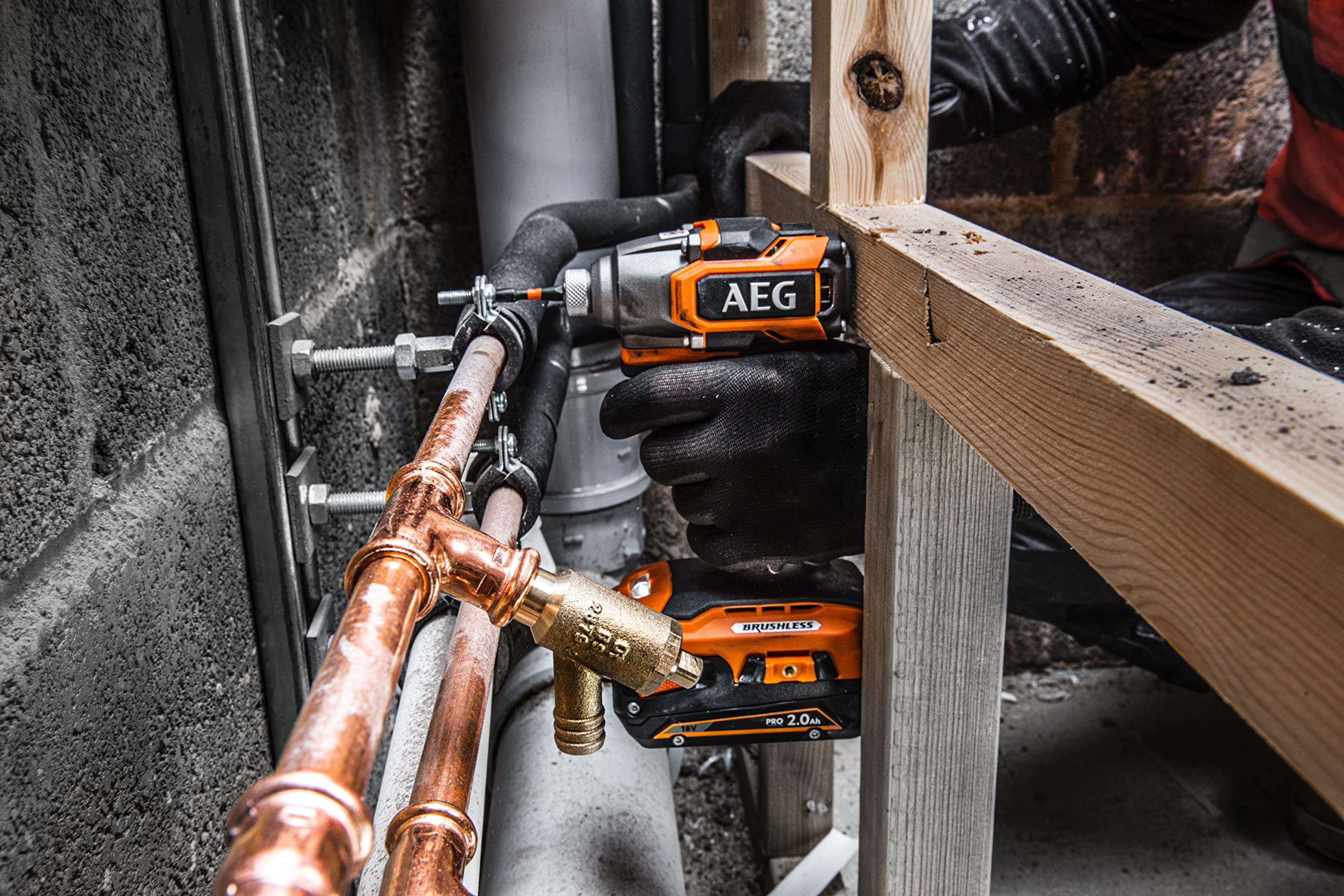 AEG - Visseuse à Chocs Sans Fil - Pour Vissage en Série sur Moyens et Gros Chantiers - Moteur Brushless - 3 Vitesses - LED d'Éclairage - Revêtement So