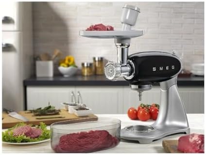 Smeg, Hachoir SMMG01 pour Robot sur socle Aluminium, 3 Filières Disques Inox, Accessoires pour Saucisses et Kebbe, Compatible avec le Robot Smeg SMF01/02/03/13, 1,8 kg : Cuisine et Maison
