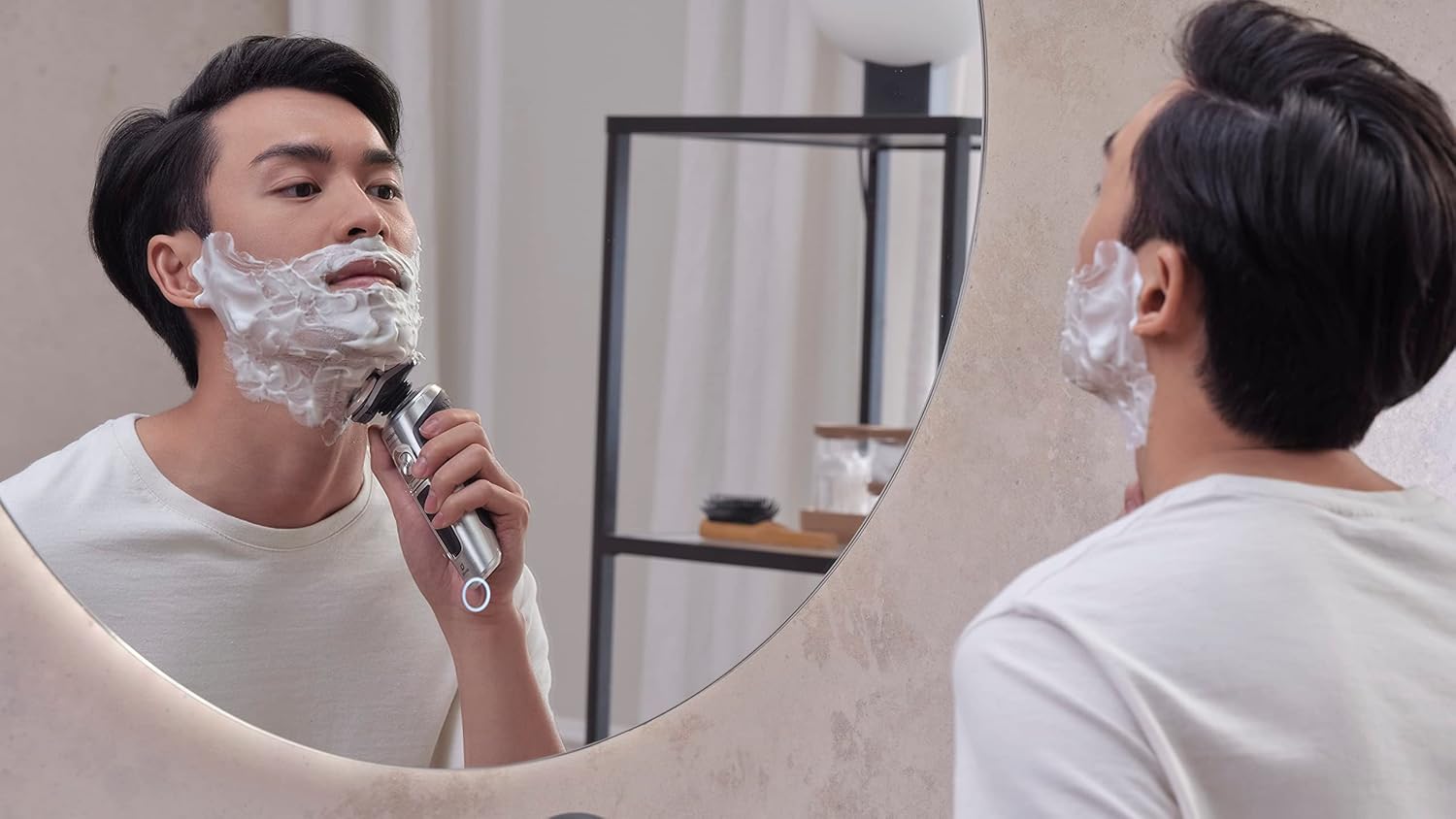 Rasoir électrique Philips Series 9000 Prestige, chrome brillant (modèle SP9871/22)