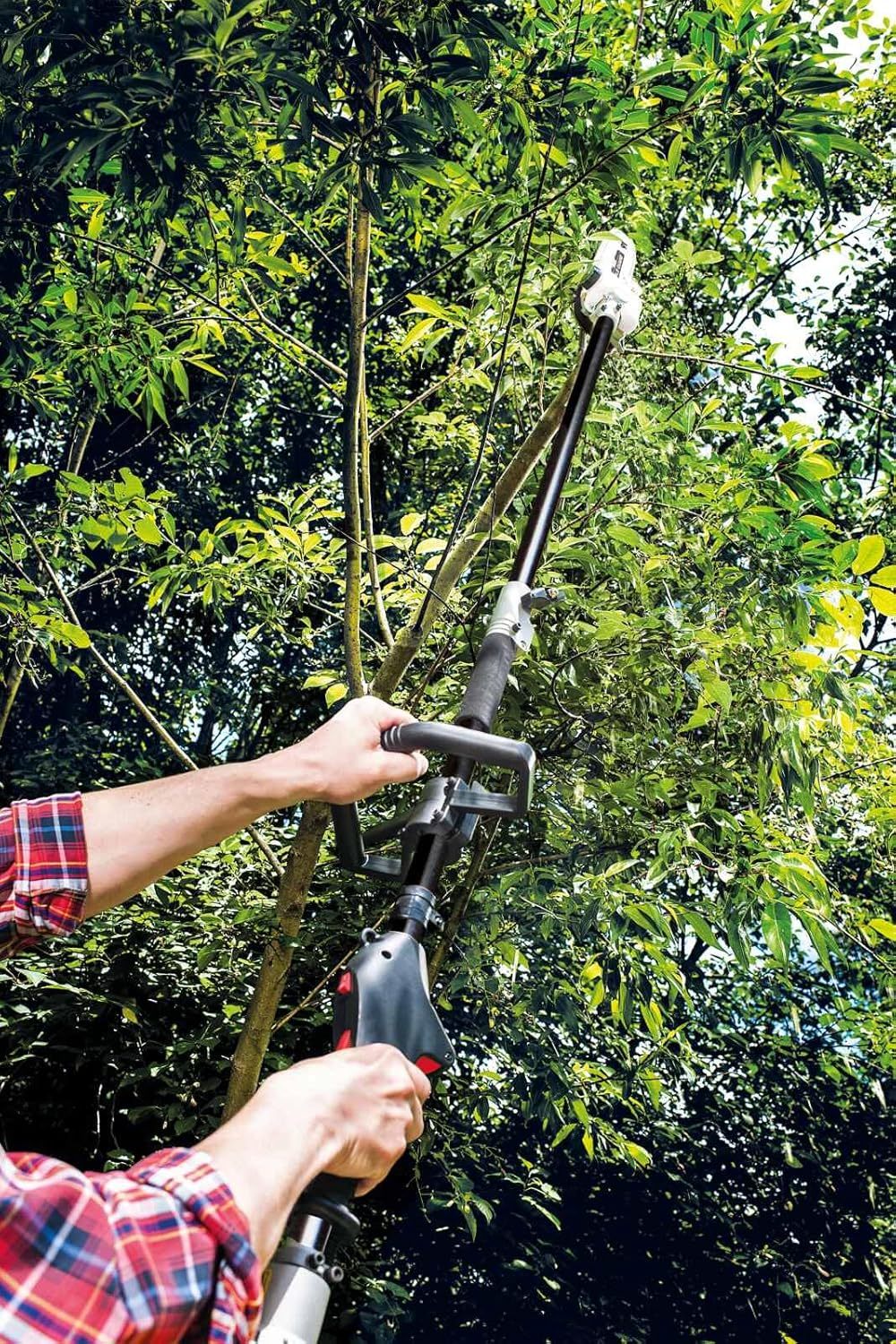 Scheppach Benzin Multigartengerät MT33P Multifunktionsgerät | 4in1 - Rasentrimmer Kettensäge Motorsense Heckenschere | 1,22PS Leistung | 2-Takt-Motor | inkl. Schultergurt und Hüftschutz