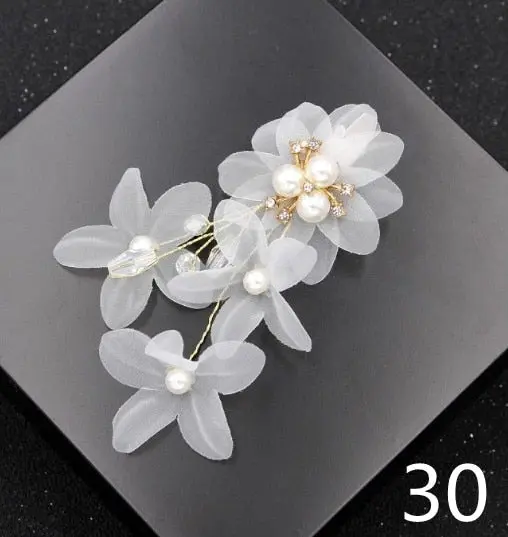 White Flower Combs for Women and Girls - Elegant Fashionable Hair Combs in Lace