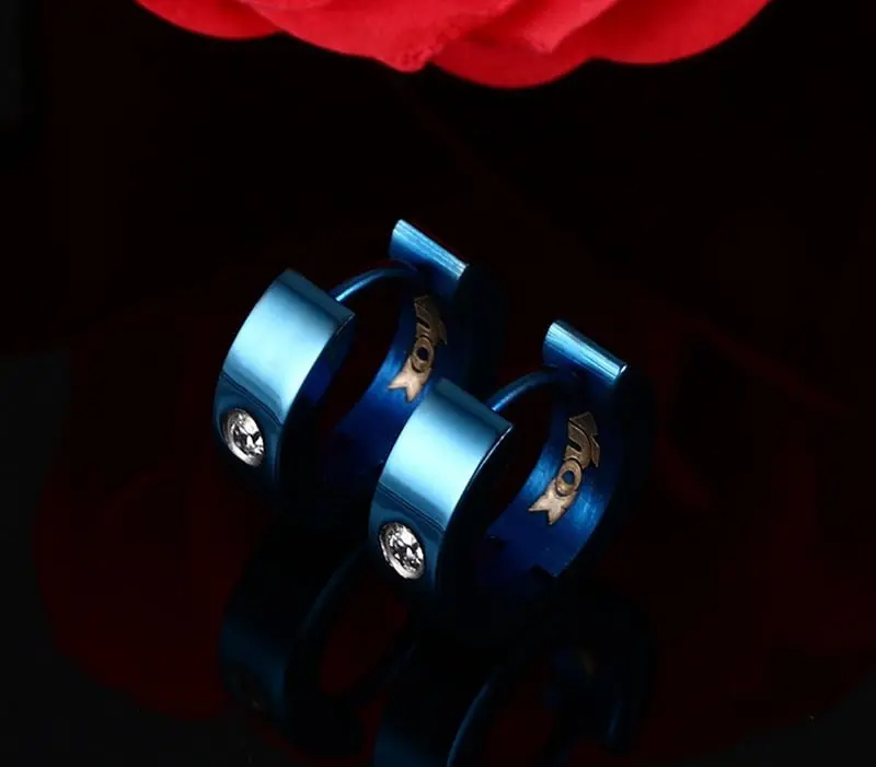 Cute Hoop Earrings in Stainless Steel and Crystal, Ear Cuffs, Brincos Huggie Jewelry for Men and Women