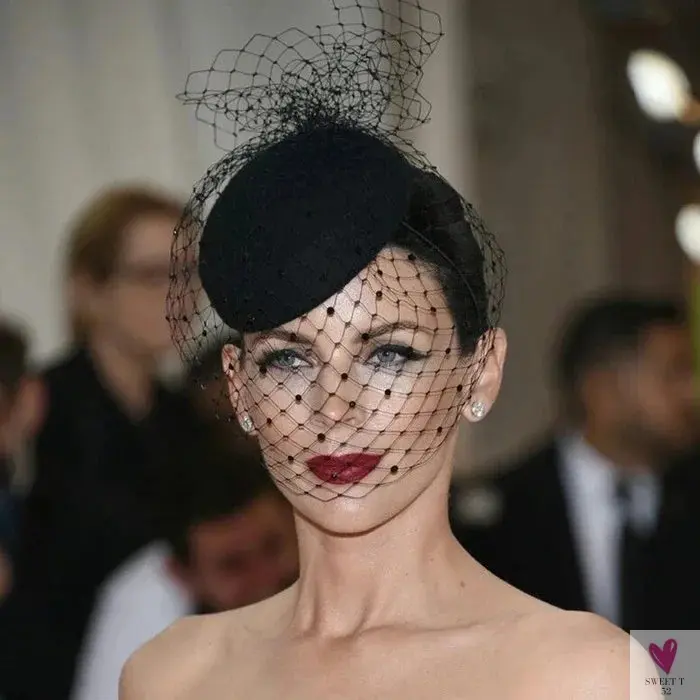 Fascinator Hat - Black Veil Small Hat/Hair Accessory, Retro, Woolen Material for Women. Dinner Party Headwear