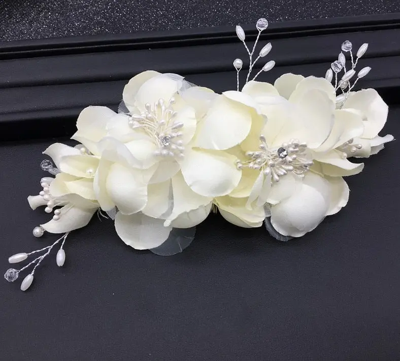 White Flower Combs for Women and Girls - Elegant Fashionable Hair Combs in Lace
