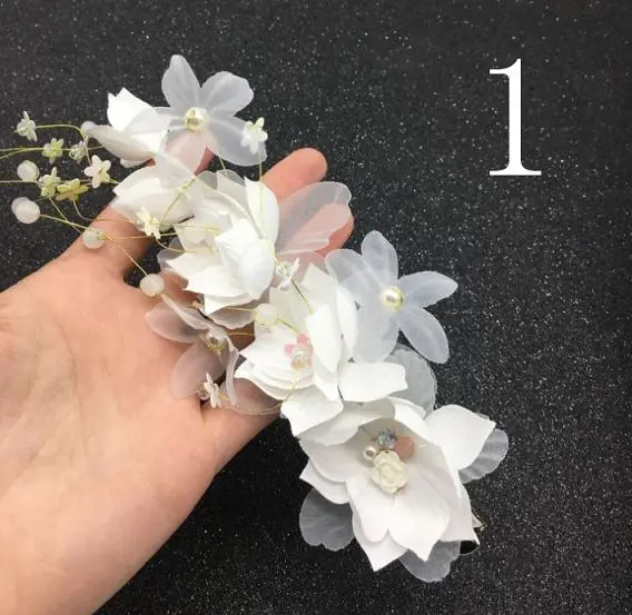 White Flower Combs for Women and Girls - Elegant Fashionable Hair Combs in Lace