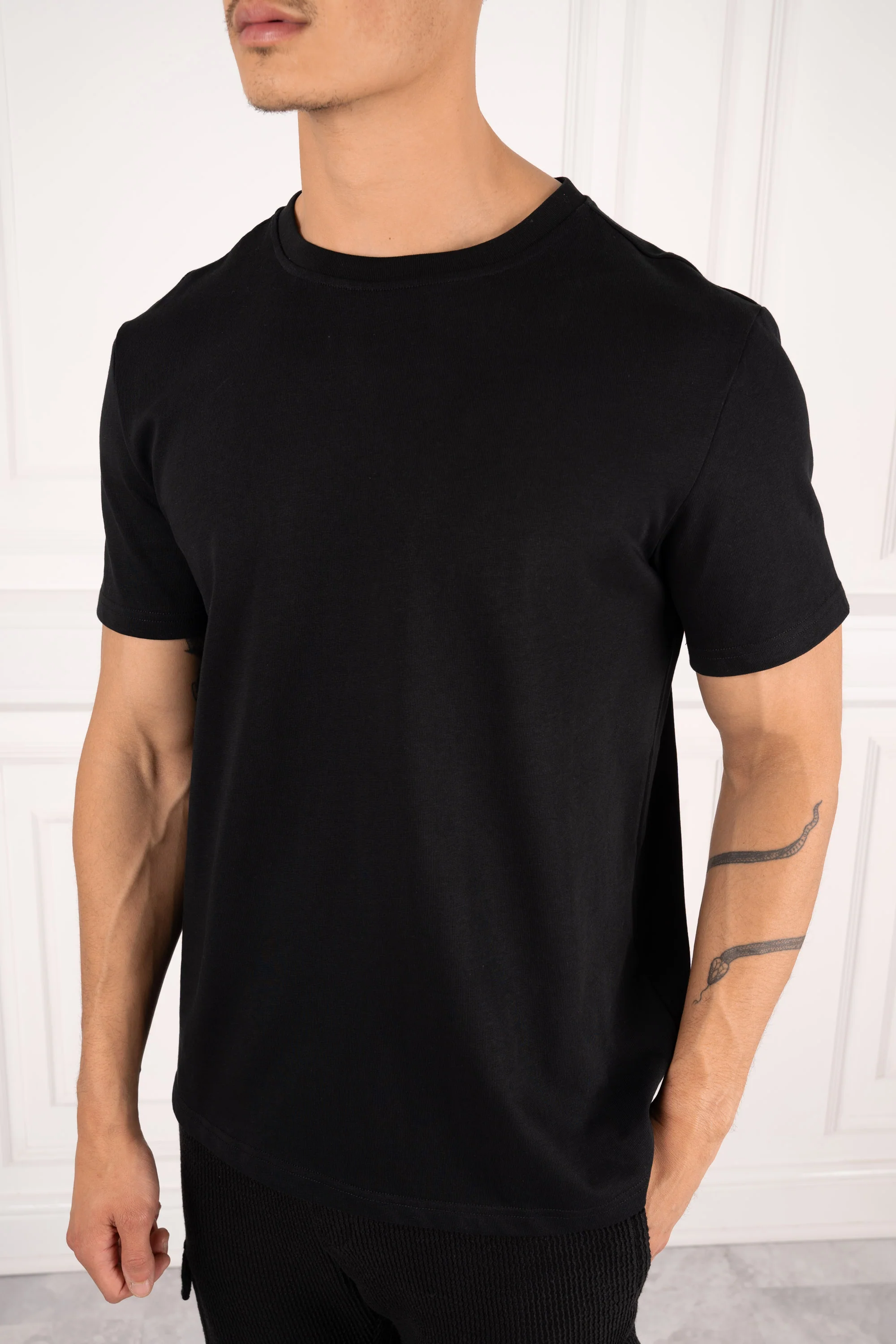 Premium Essential Slim Fit T-Shirt - Black