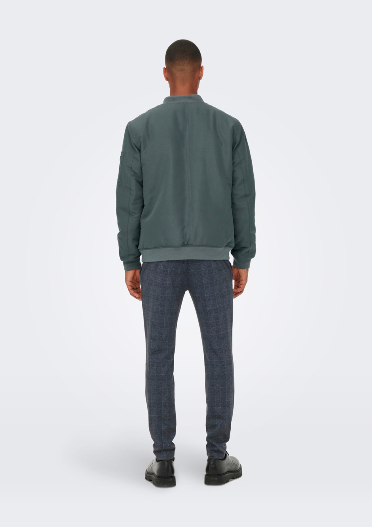 Simple Jacket – Lightweight, Everyday Jacket for Comfort and Style