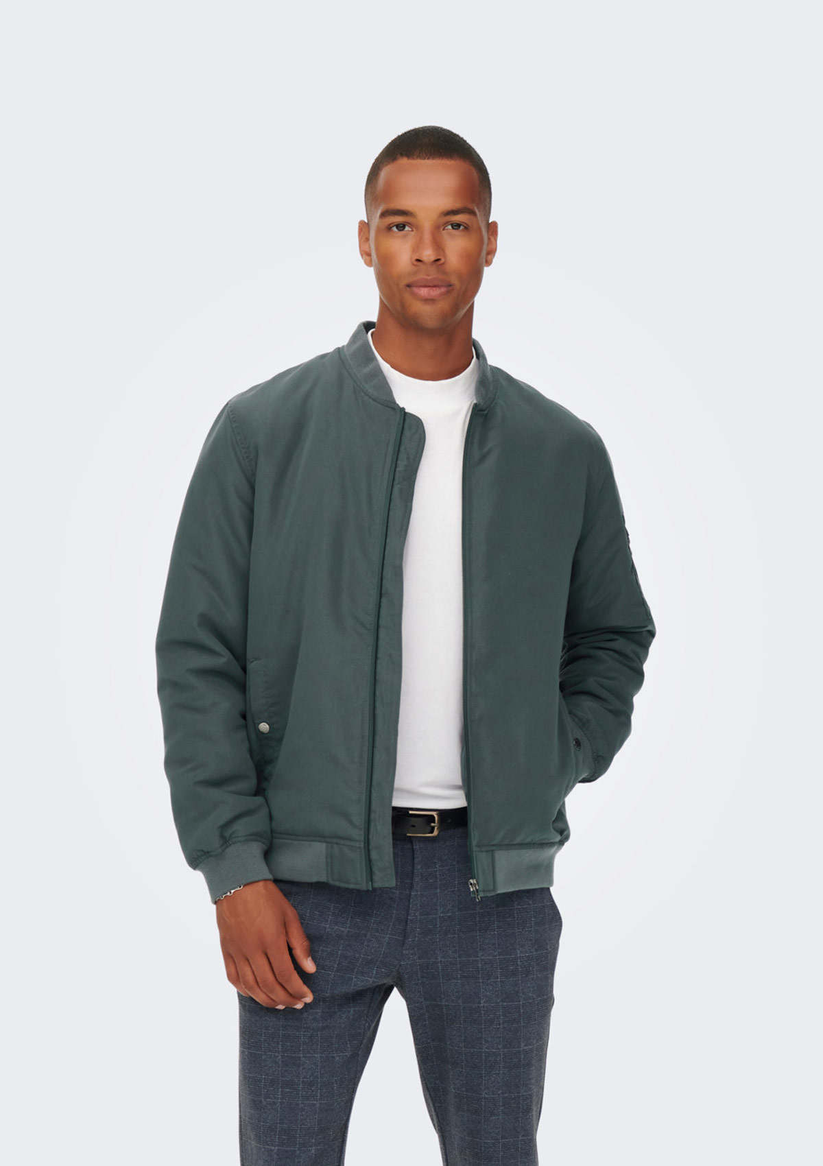 Simple Jacket – Lightweight, Everyday Jacket for Comfort and Style