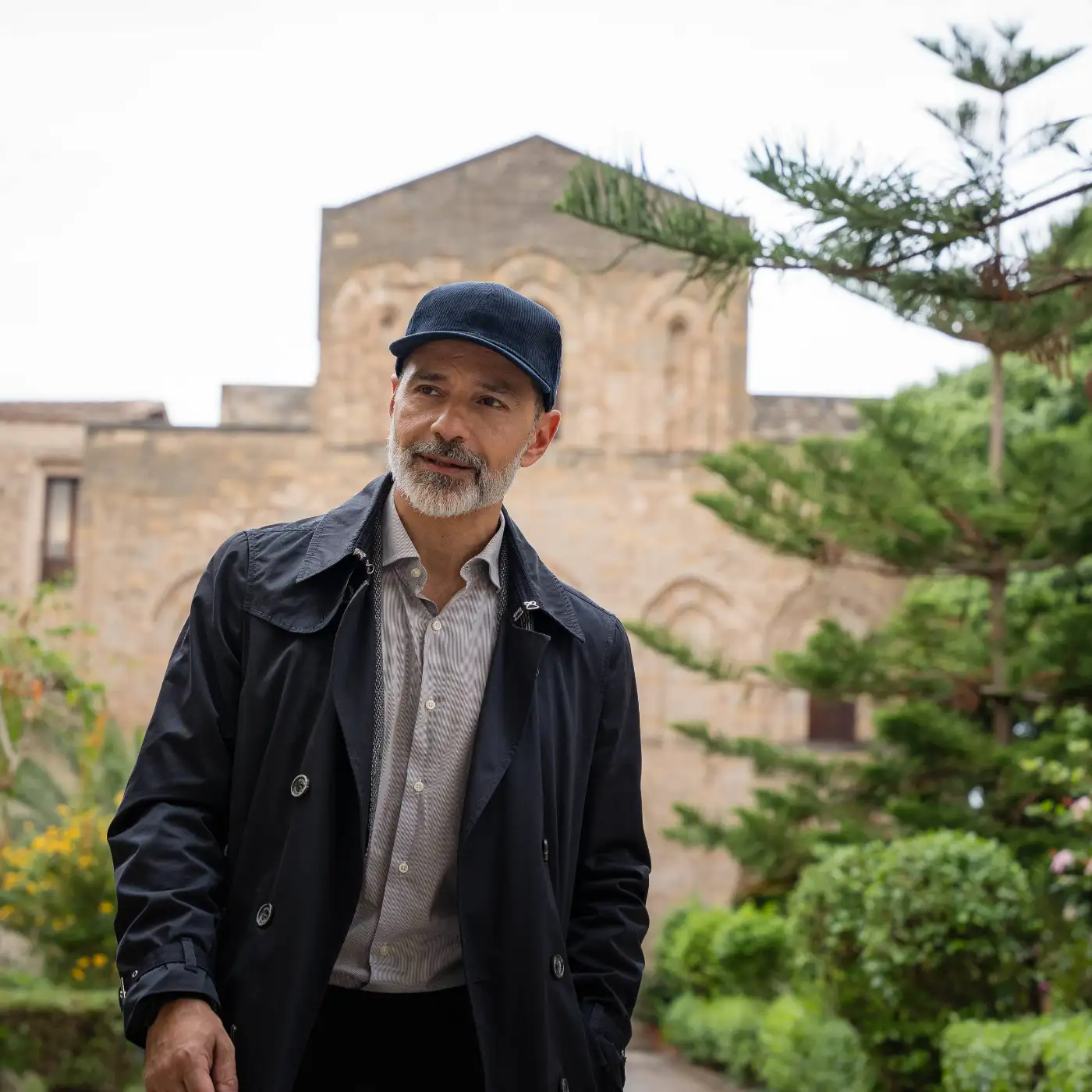 Berretto in Velluto con Visiera Rigida in Ecopelle