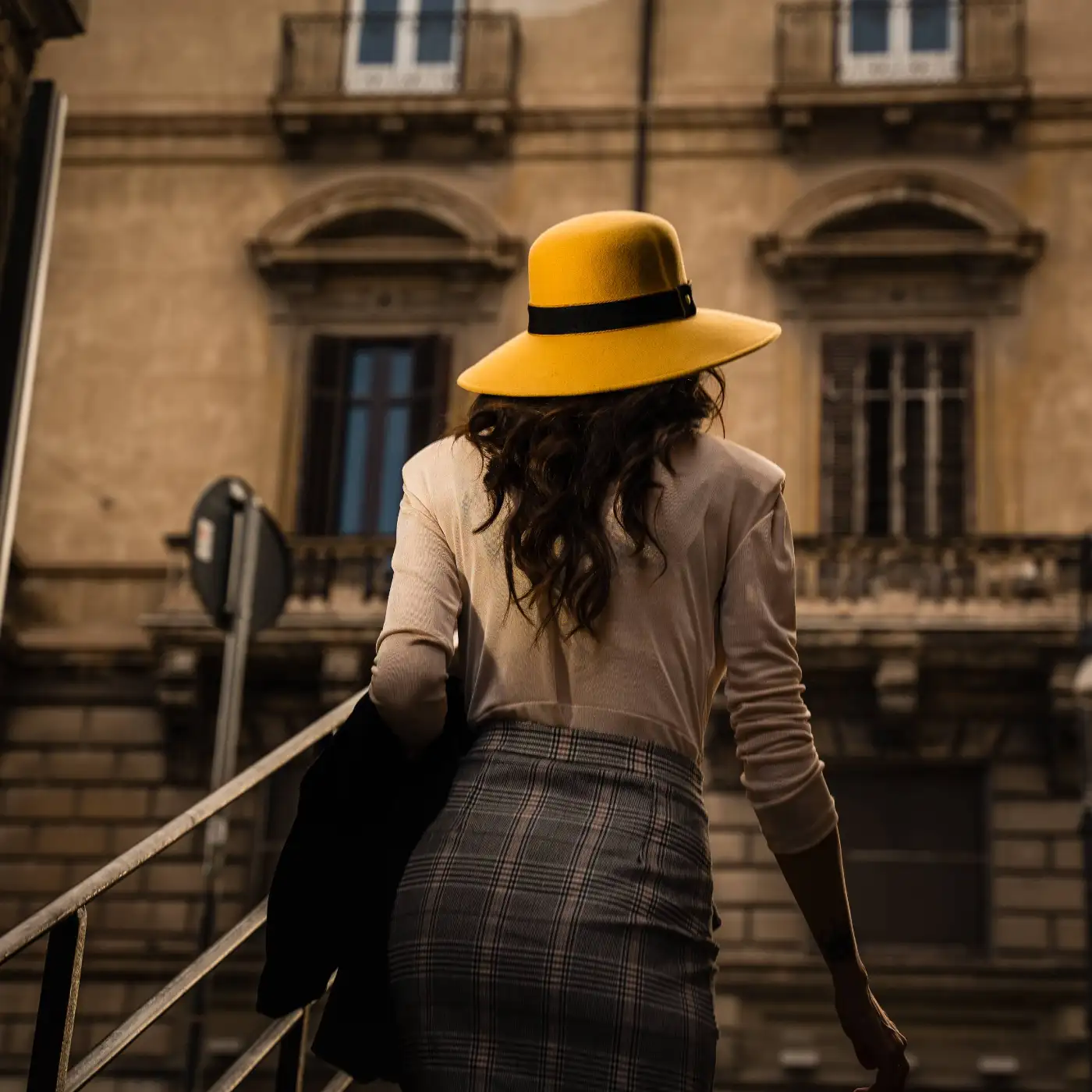 Cappello a Cloche Signorile a Tesa Larga in Lana Merinos
