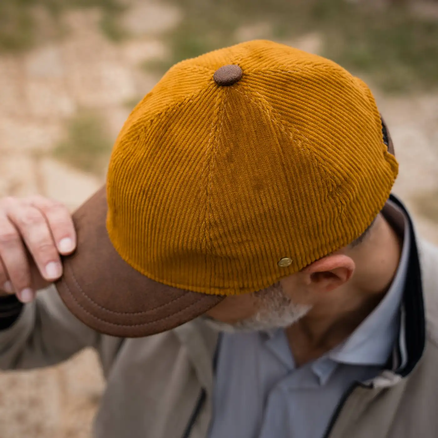 Berretto in Velluto con Visiera Rigida in Ecopelle