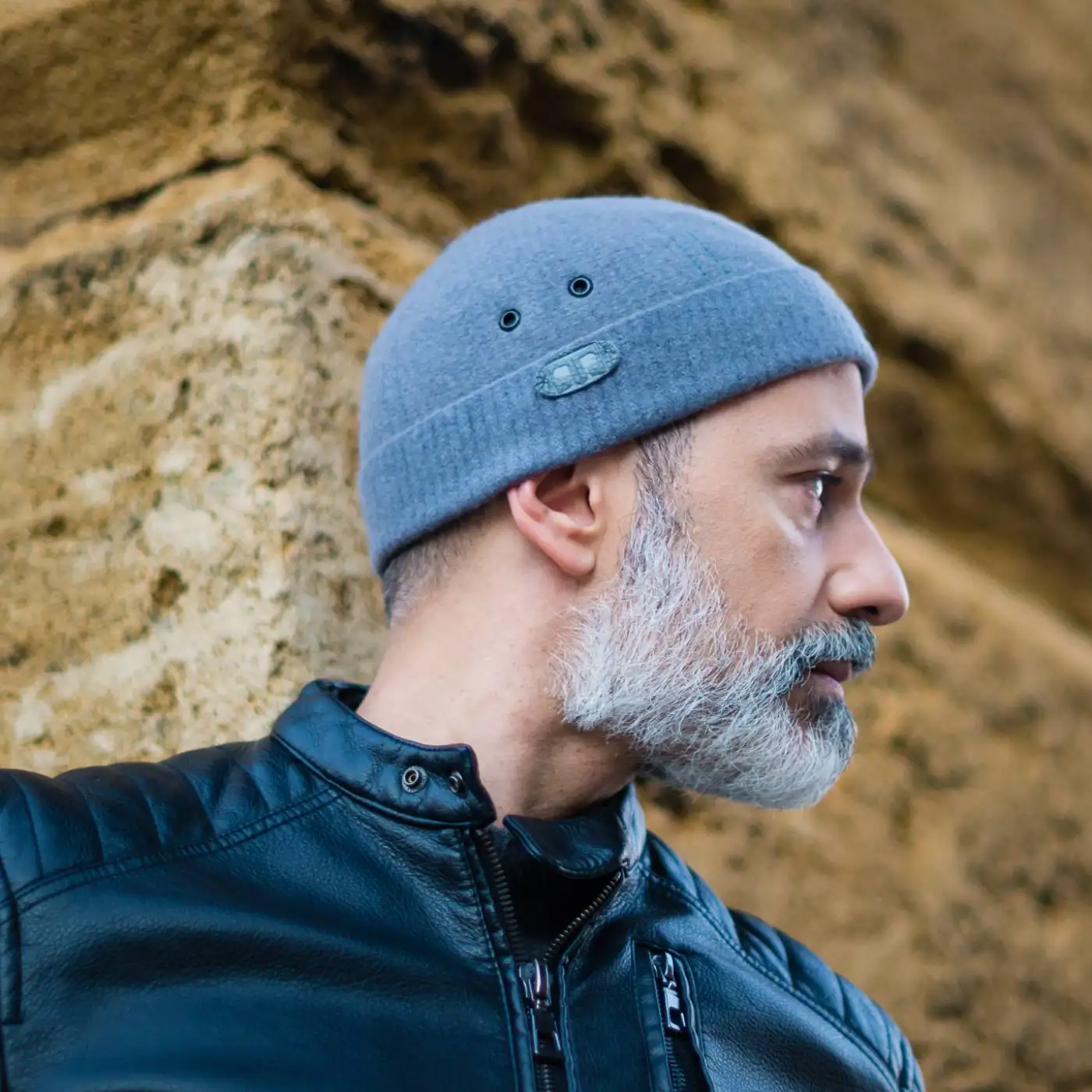 Berretto Invernale in Lana con Risvolto a Costine