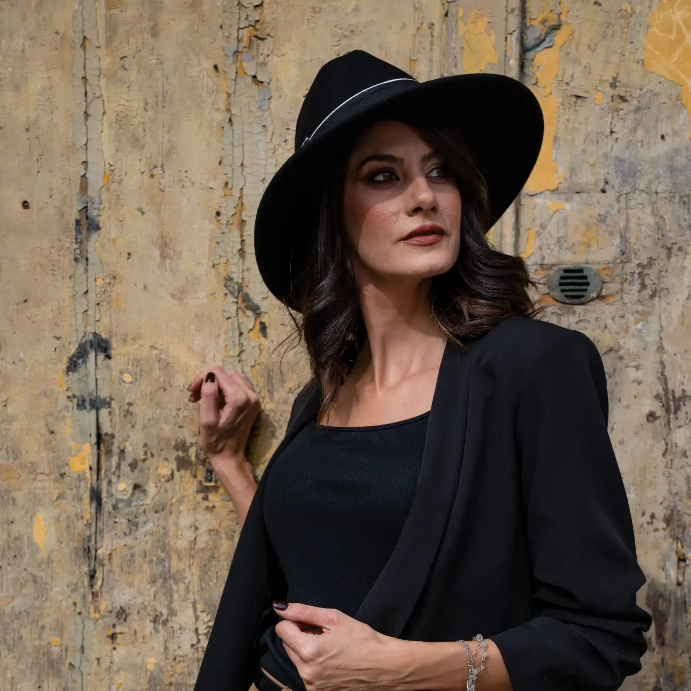 Cappello Signorile a Tesa Larga in Feltro di Lana Merinos con Fiocco