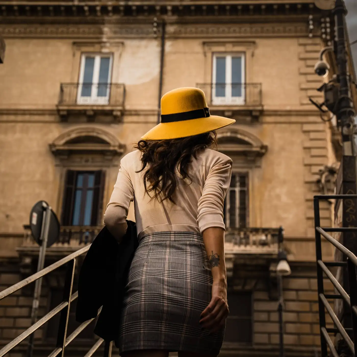 Cappello a Cloche Signorile a Tesa Larga in Lana Merinos