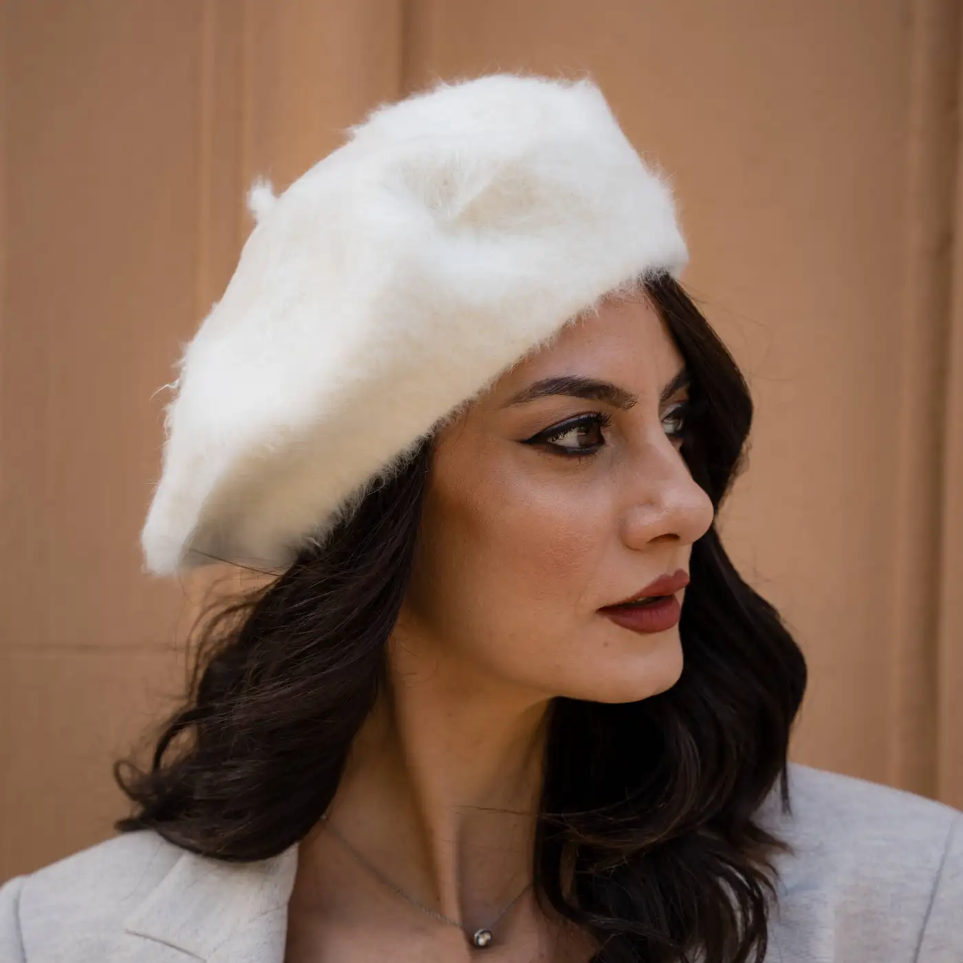 Basco Parigino in Angora e Lapin con Ricamo Floreale