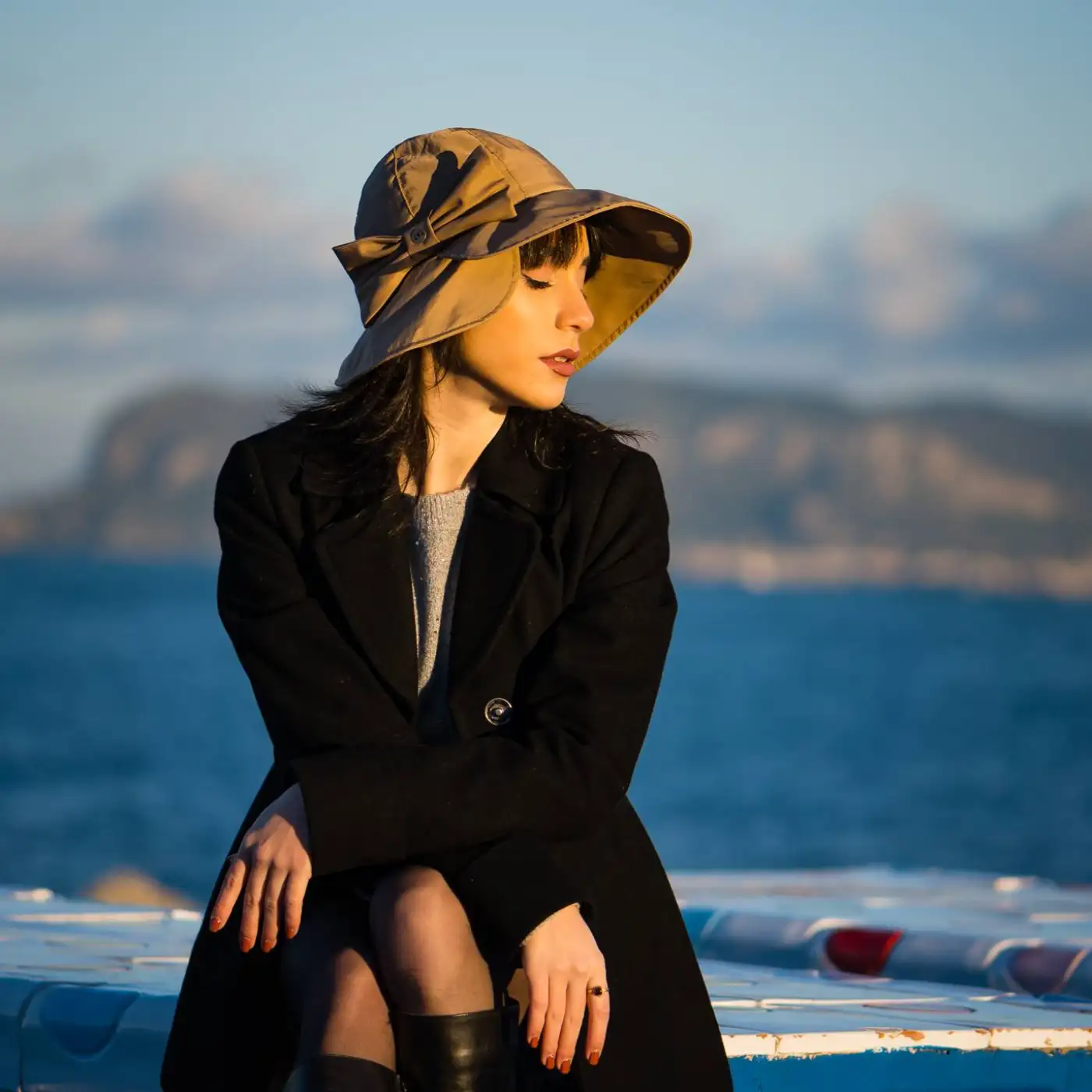 Bucket Impermeabile Foderato in Pile con Fiocco