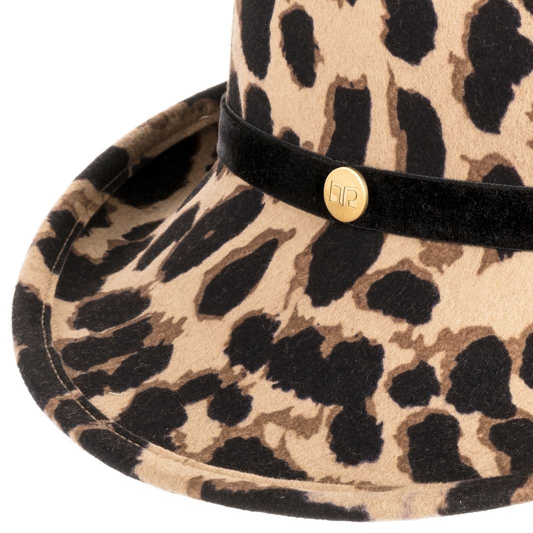 Cappello a Cloche Asimmetrica Animalier in Feltro di Lana Merinos