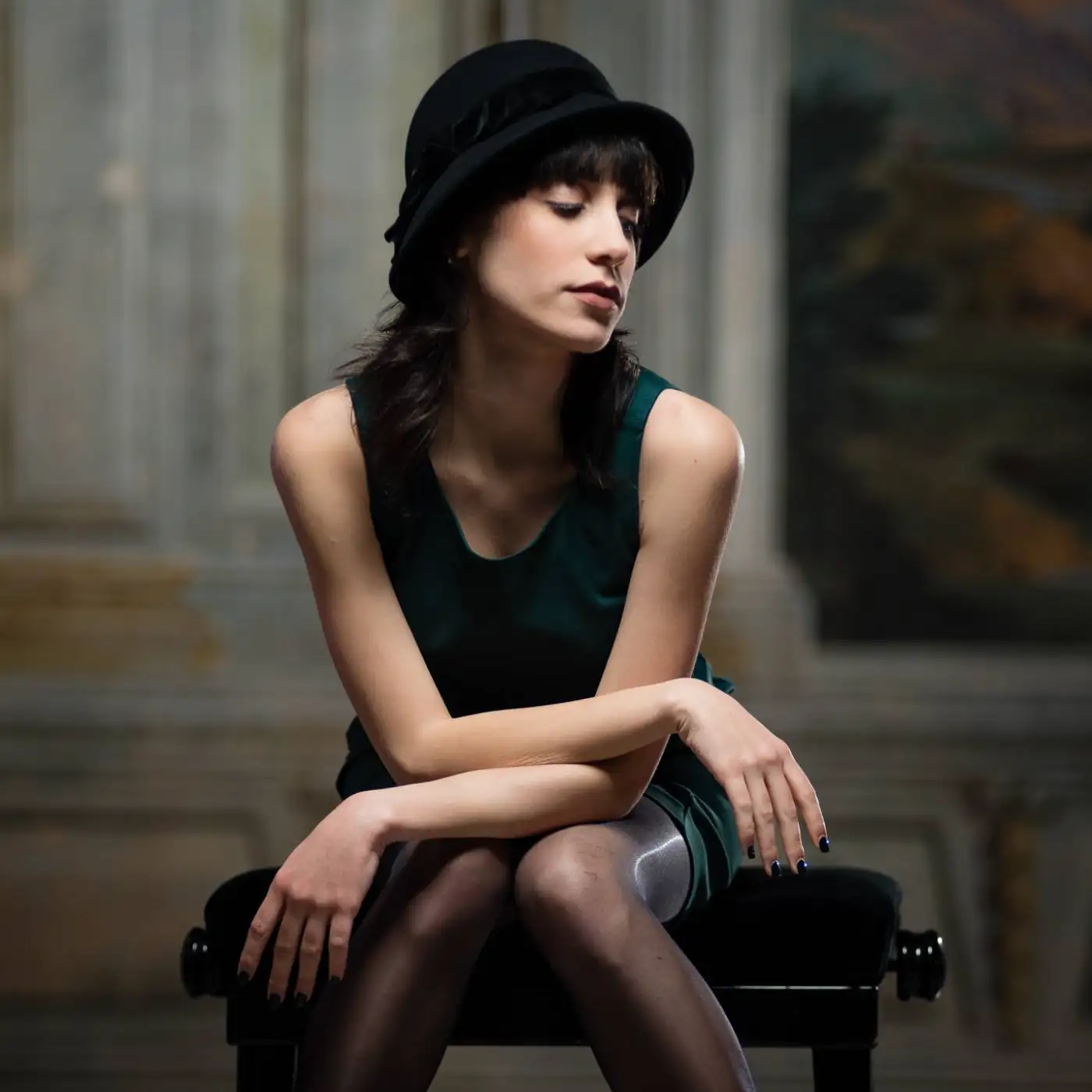 Cappello a Cloche in Feltro di Lana Merinos con Nastro di Velluto