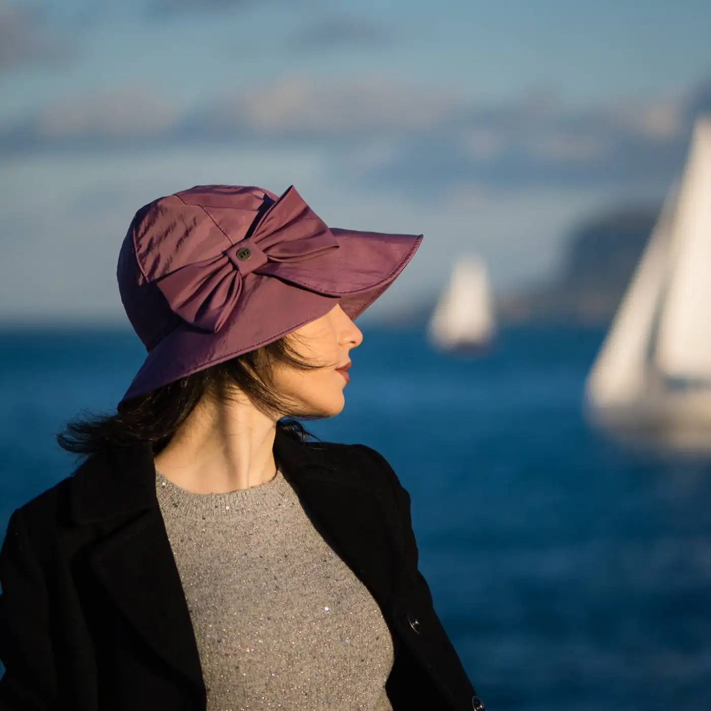 Bucket Impermeabile Foderato in Pile con Fiocco