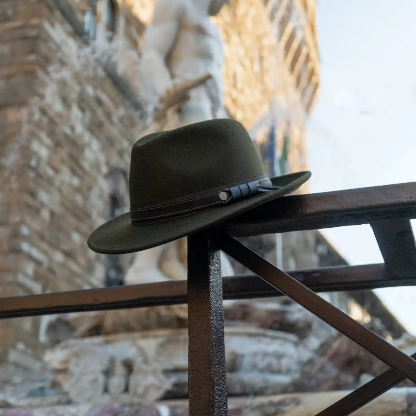 Cappello Fedora Elegante in Feltro di Lana Merinos Antipioggia