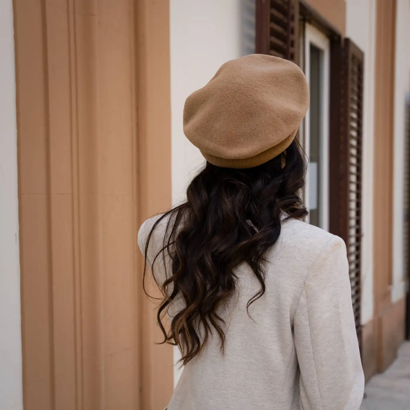 Basco Parigino in Lana Vergine con Risvolto Arricciato